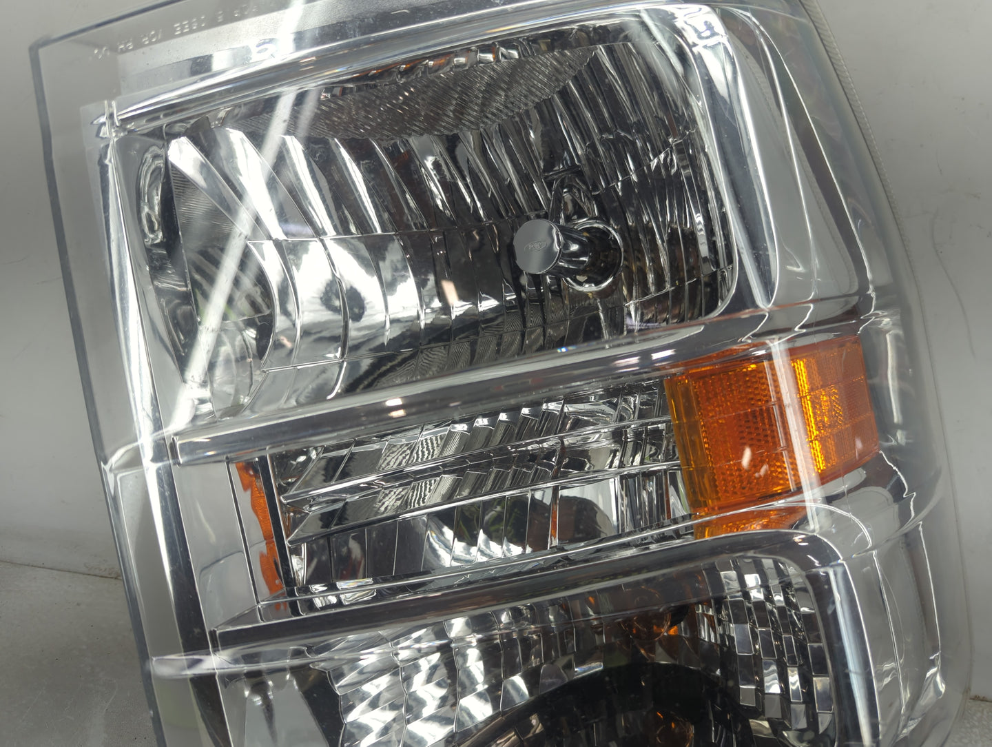 2008 Ford E-350 Super Duty Passenger Right Oem Head Light Headlight Lamp - Oemusedautoparts1.com