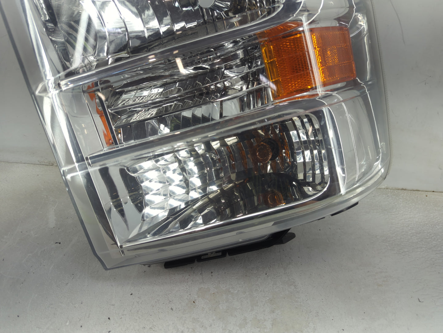 2008 Ford E-350 Super Duty Passenger Right Oem Head Light Headlight Lamp - Oemusedautoparts1.com