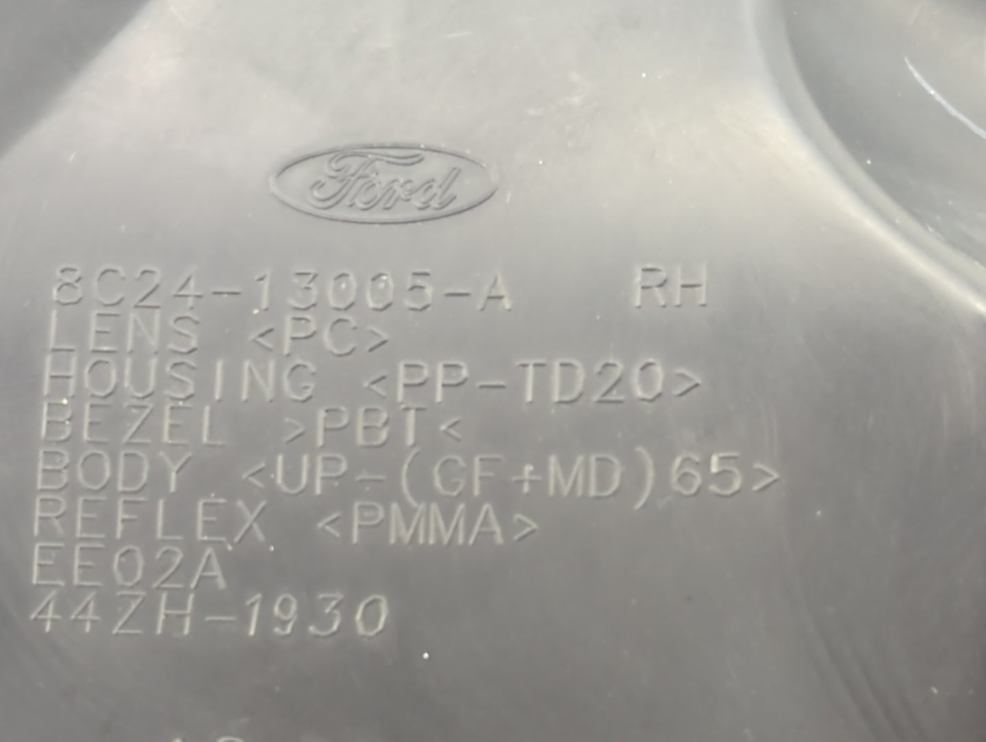 2008 Ford E-350 Super Duty Passenger Right Oem Head Light Headlight Lamp - Oemusedautoparts1.com