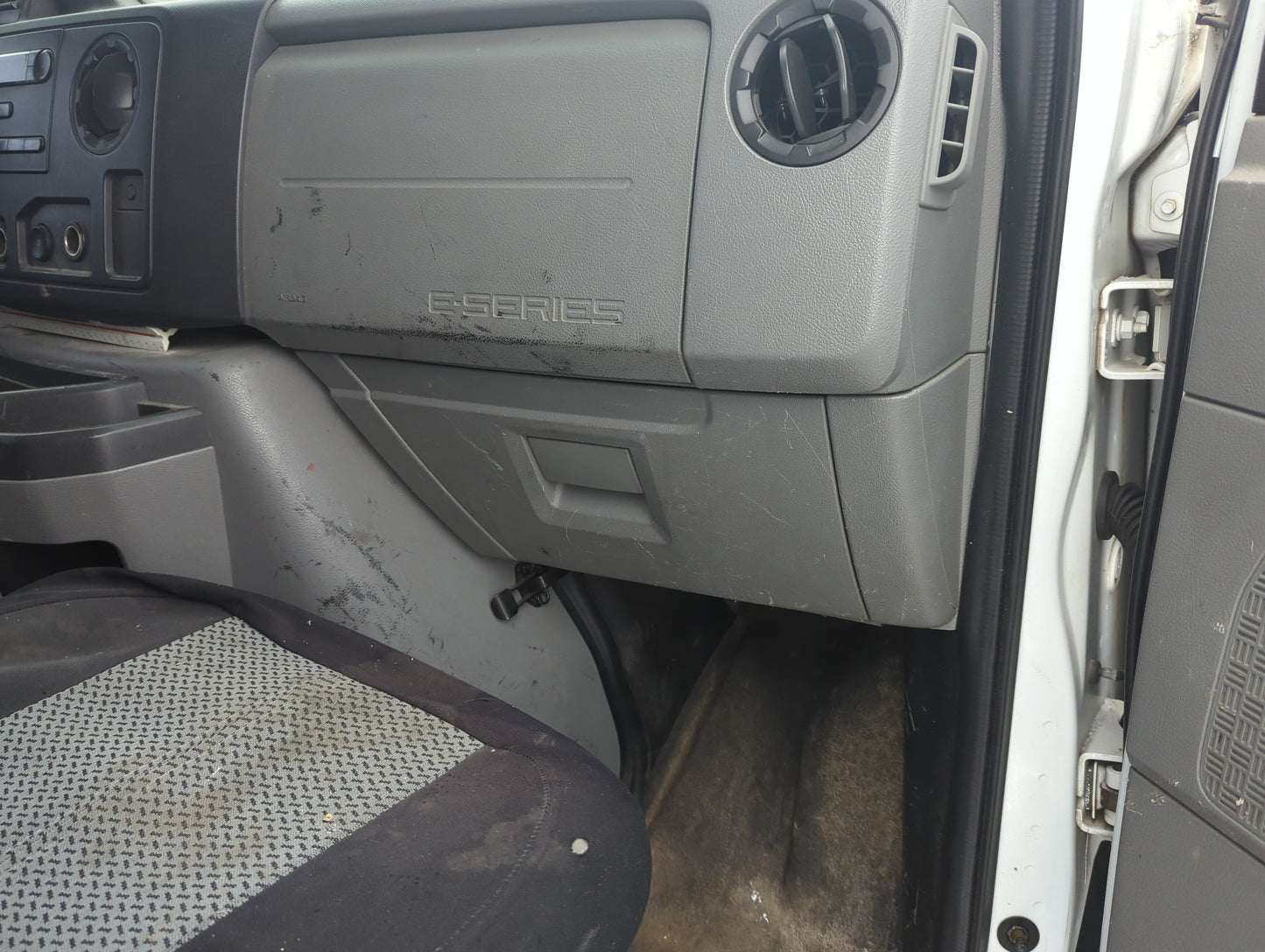 2011 Ford E-350 Super Duty Passenger Glove Box Door Storage Compartment - Oemusedautoparts1.com