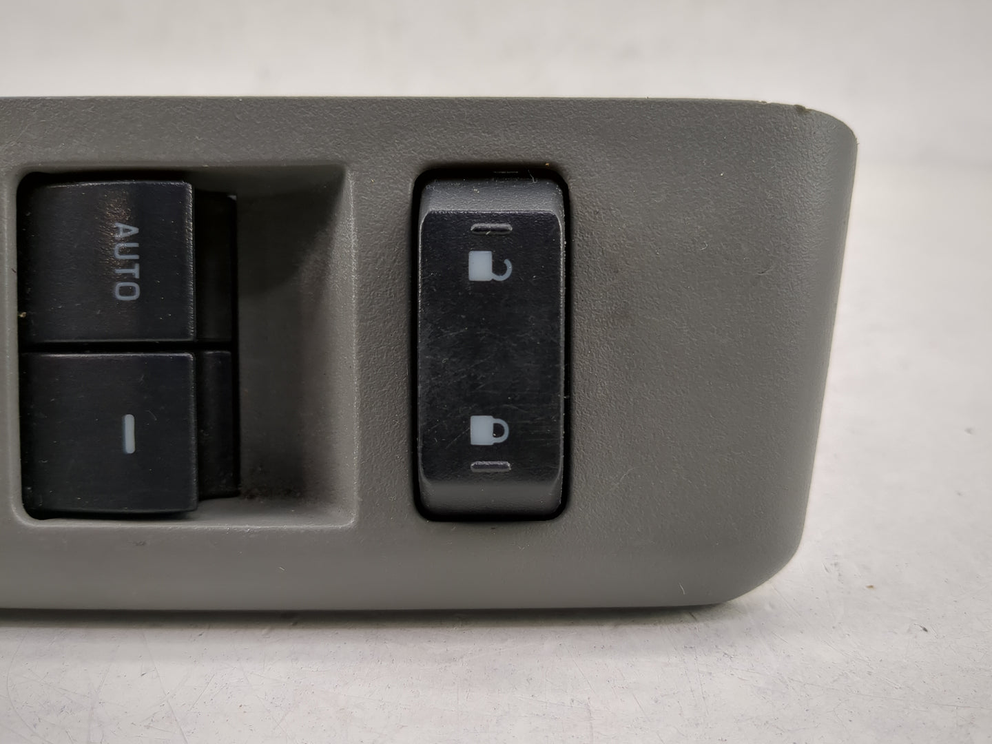 2009-2019 Ford E-350 Super Duty Master Power Window Switch Replacement Driver Side Left P/N:8C3T-14540-ABW Fits OEM Used Aut