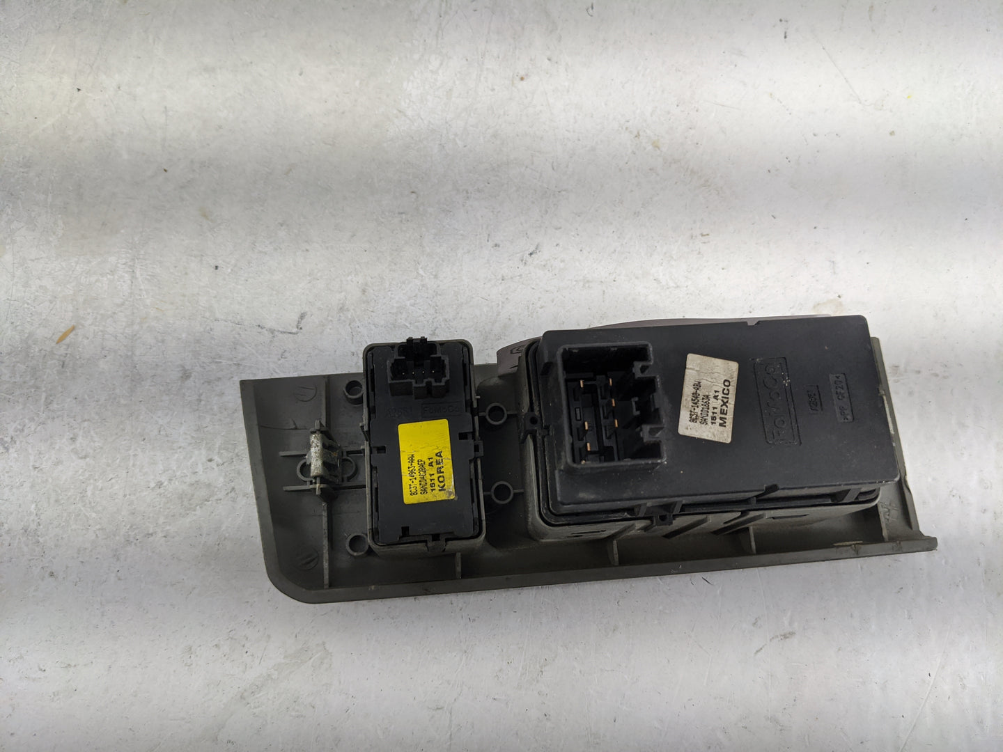 2011 Ford E250 Master Power Window Switch Replacement Driver Side Left P/N:8C7T-14540-BH 8C7T-14A567-AA Fits OEM Used Auto P