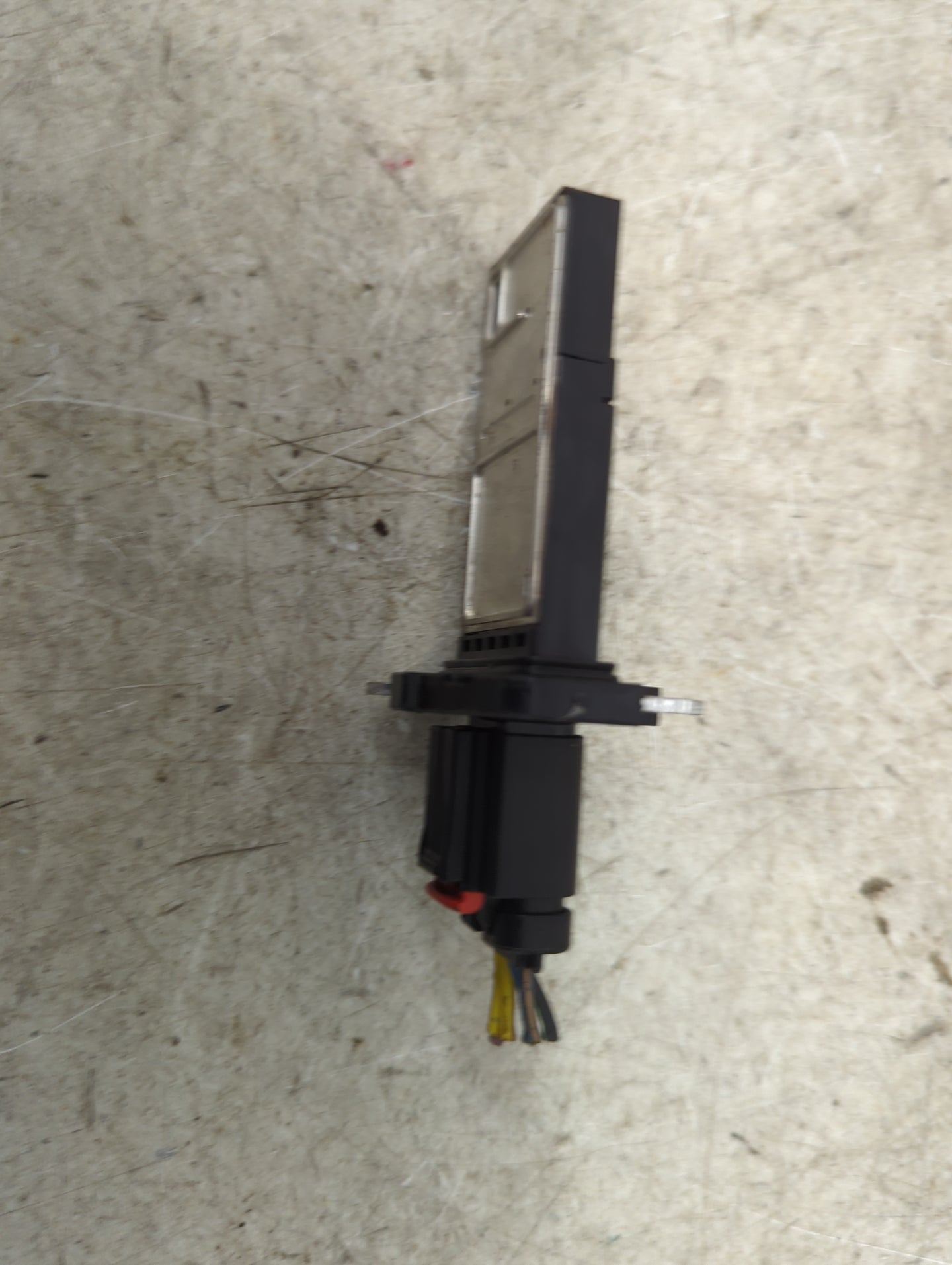Ford E250 Mass Air Flow Meter Maf 1485415 - Oemusedautoparts1.com