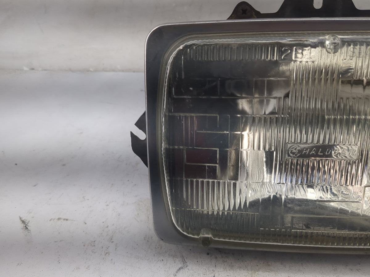 Ford E250 Driver Left Oem Head Light Headlight Lamp Black 1518340 - Oemusedautoparts1.com