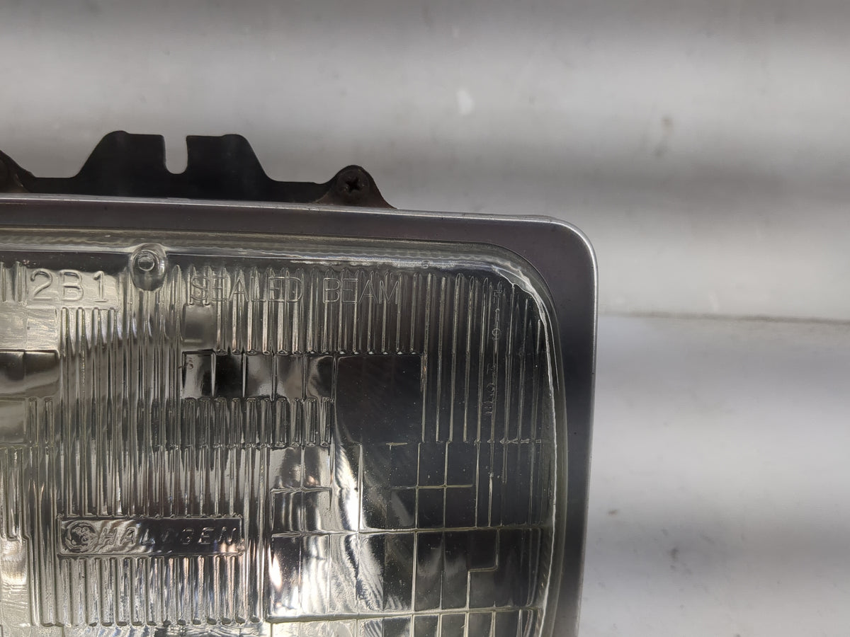 Ford E250 Driver Left Oem Head Light Headlight Lamp Black 1518340 - Oemusedautoparts1.com
