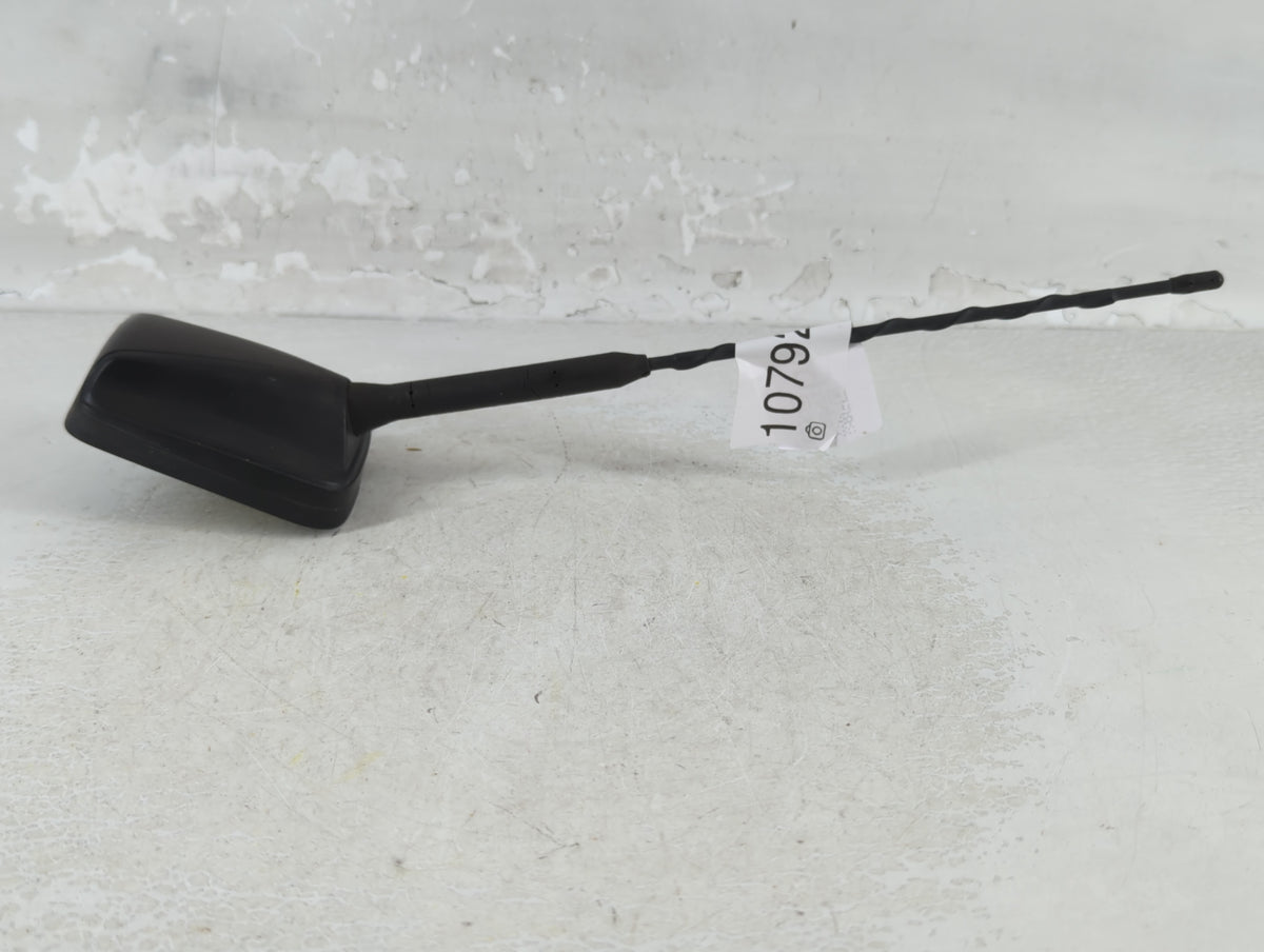 2011 Ford Edge  Roof Mounted Radio Antenna - Oemusedautoparts1.com