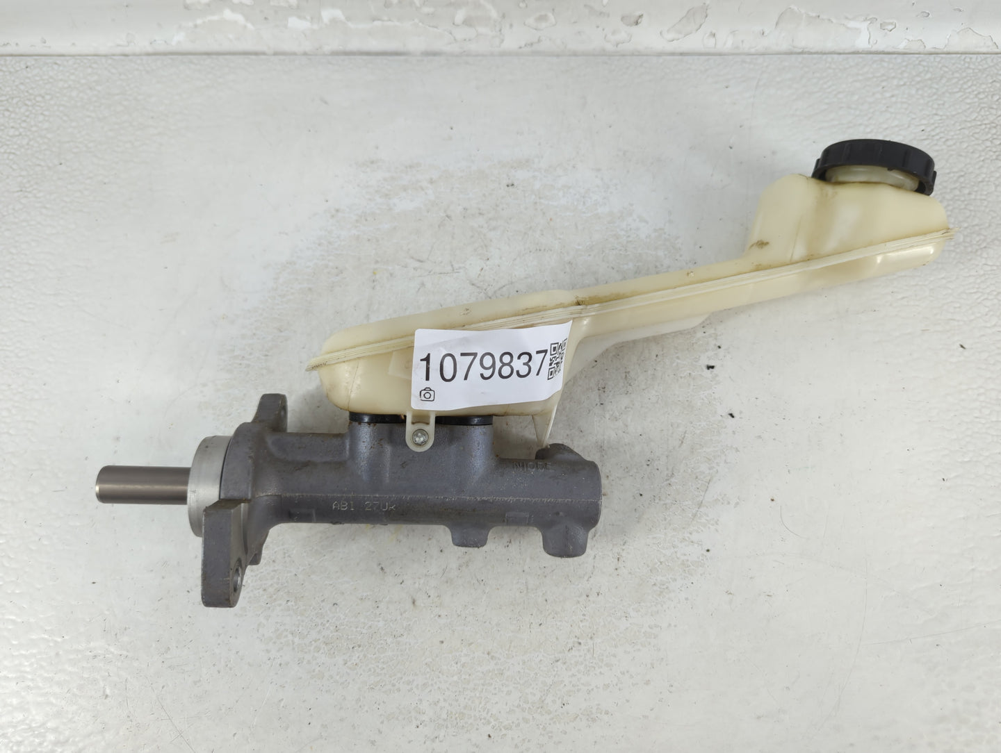 2011-2014 Ford Edge Brake Master Cylinder - Oemusedautoparts1.com