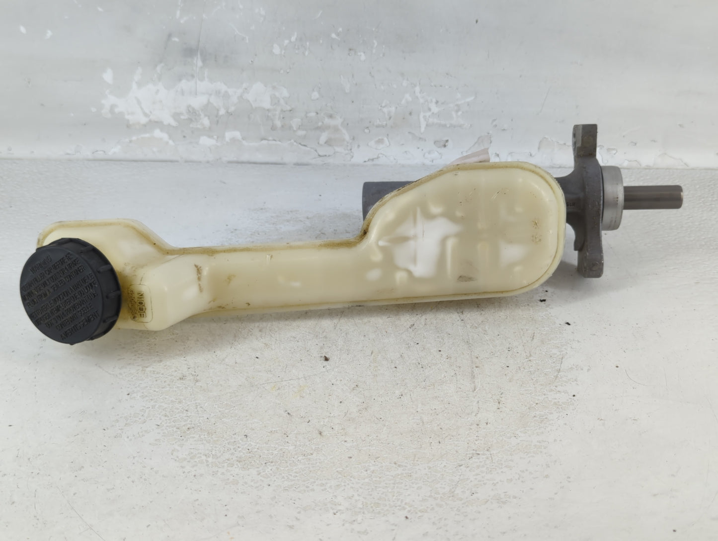 2011-2014 Ford Edge Brake Master Cylinder - Oemusedautoparts1.com