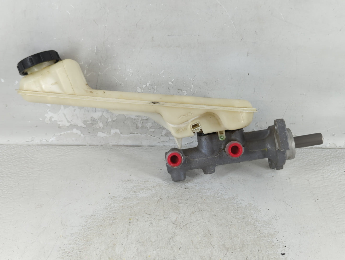 2011-2014 Ford Edge Brake Master Cylinder - Oemusedautoparts1.com