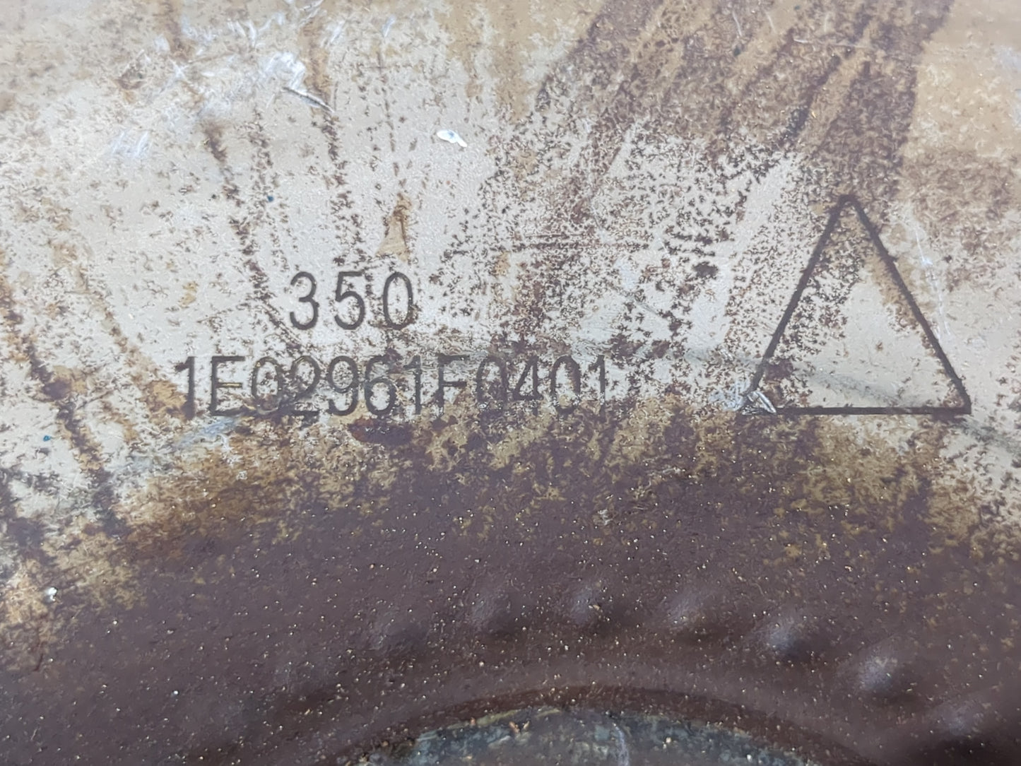 2011 Ford Edge Torque Converter Automatic Transmission OEM P/N:350 1E02961F0401 1E02961F0401 Fits OEM Used Auto Parts - Oemu
