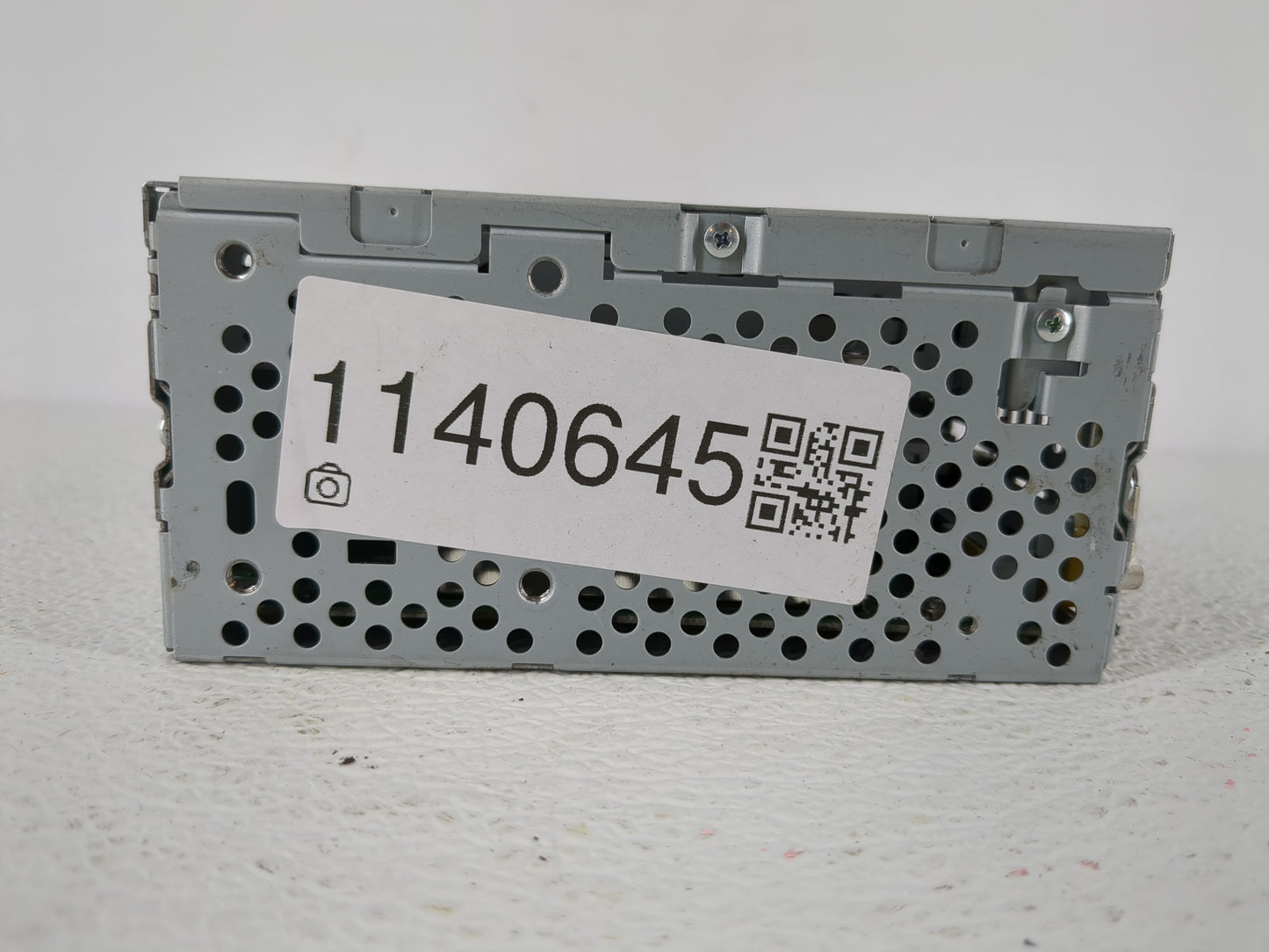 2011 Ford Edge Radio AM FM Cd Player Receiver Replacement Fits OEM Used Auto Parts - Oemusedautoparts1.com