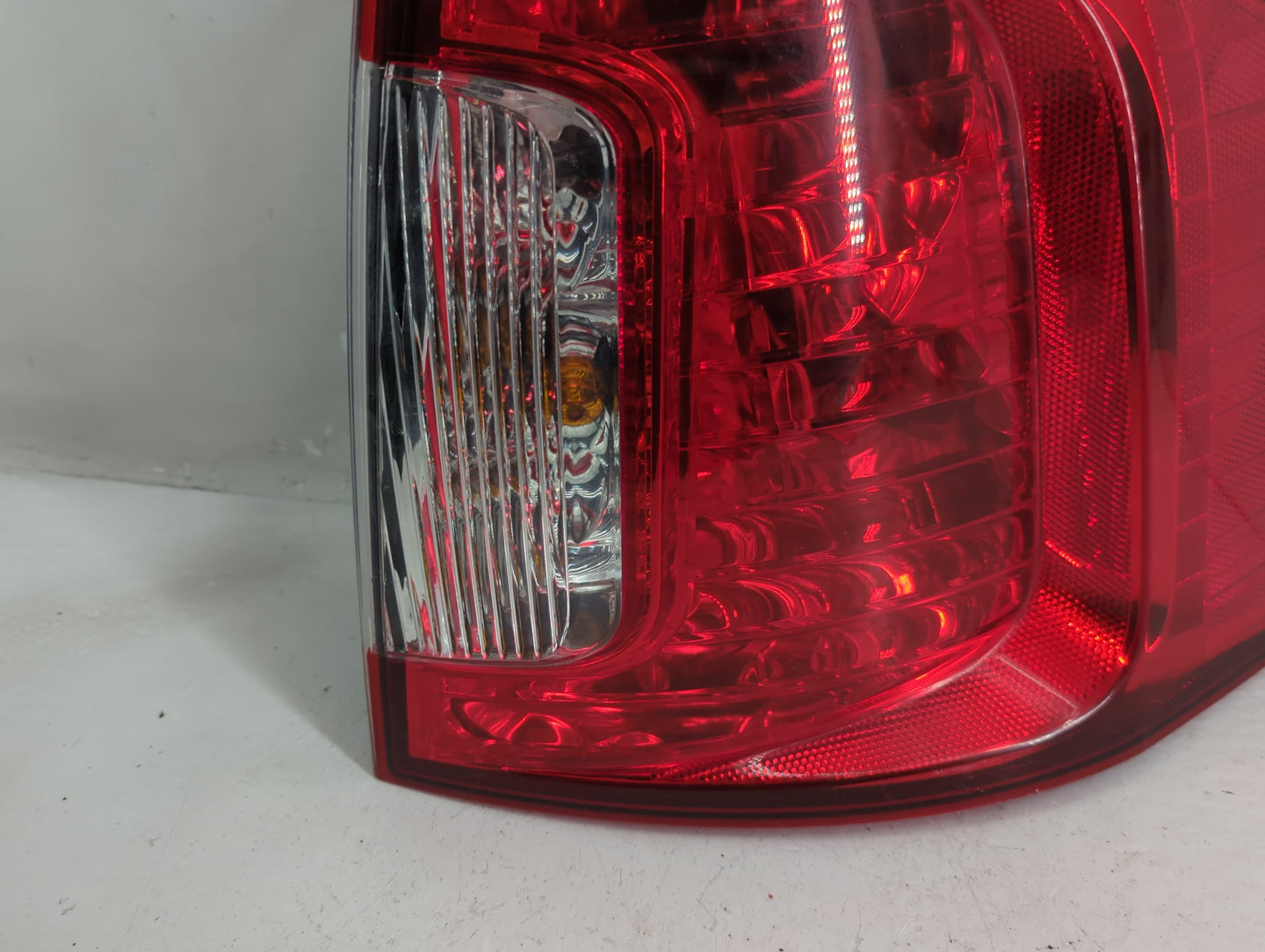 2011-2014 Ford Edge Tail Light Assembly Passenger Right OEM P/N:BT43-13B504-AD Fits Fits 2011 2012 2013 2014 OEM Used Auto P