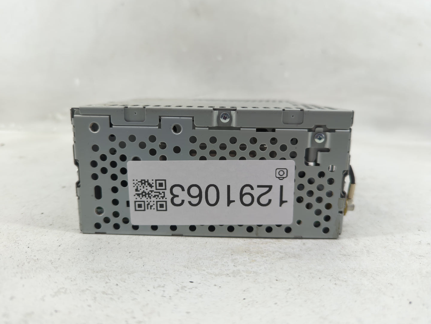 2011 Ford Edge Radio AM FM Cd Player Receiver Replacement P/N:BT4T-19C107-BN Fits OEM Used Auto Parts - Oemusedautoparts1.co