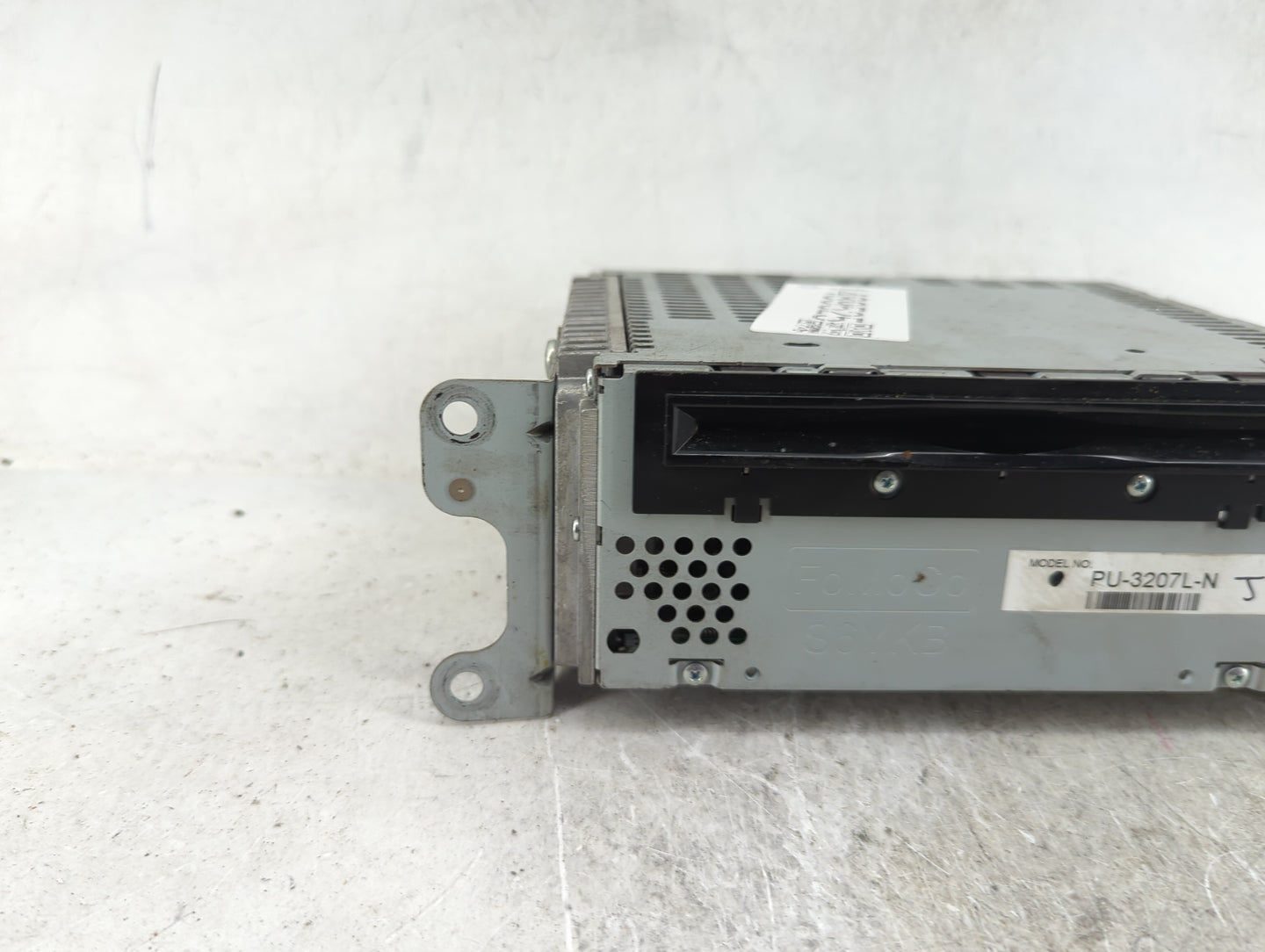 2011 Ford Edge Radio AM FM Cd Player Receiver Replacement P/N:PU-3207L-N S6YKB, 276-0681-48 Fits OEM Used Auto Parts - Oemus