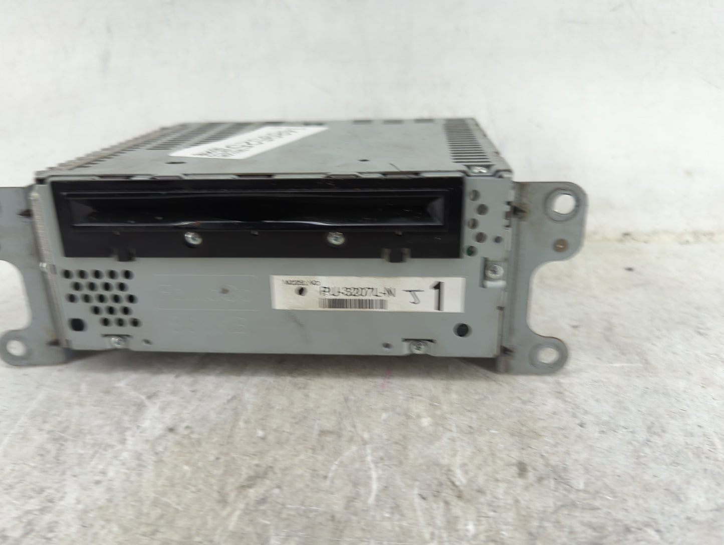 2011 Ford Edge Radio AM FM Cd Player Receiver Replacement P/N:PU-3207L-N S6YKB, 276-0681-48 Fits OEM Used Auto Parts - Oemus