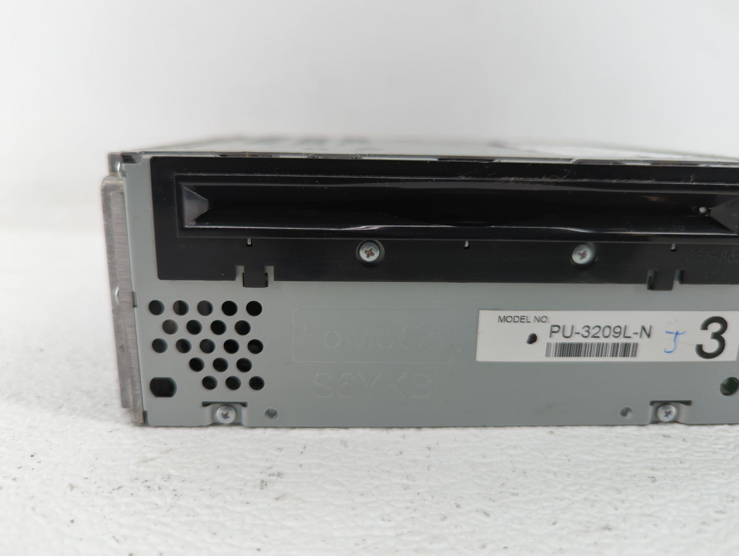 2011 Ford Edge Radio AM FM Cd Player Receiver Replacement P/N:BT4T-19C107-CP BT4T-19C107-CN Fits OEM Used Auto Parts - Oemus