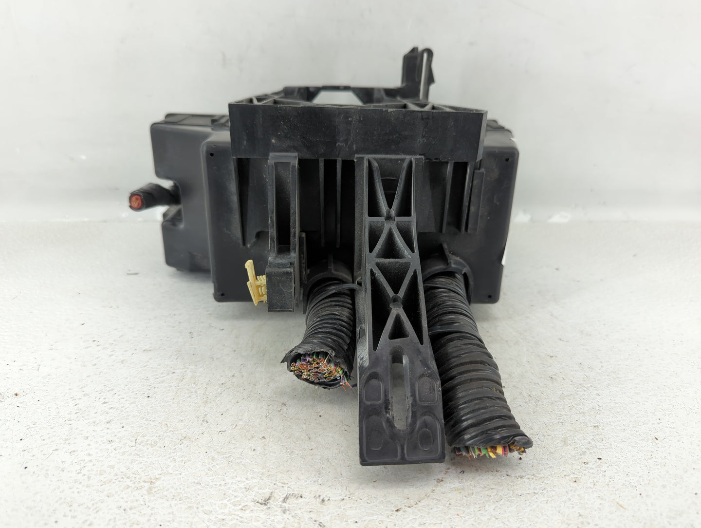 2011 Ford Edge Fusebox Fuse Box Panel Relay Module P/N:1251112077 BT4T-14290-BF Fits OEM Used Auto Parts - Oemusedautoparts1