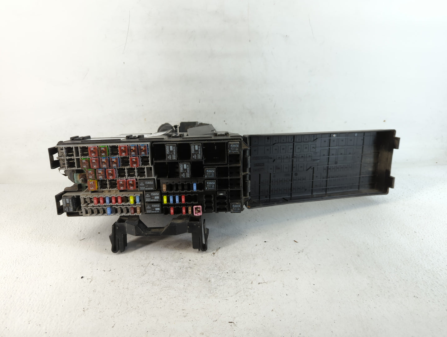 2011 Ford Edge Fusebox Fuse Box Panel Relay Module P/N:BT4T-14290-BE Fits OEM Used Auto Parts - Oemusedautoparts1.com