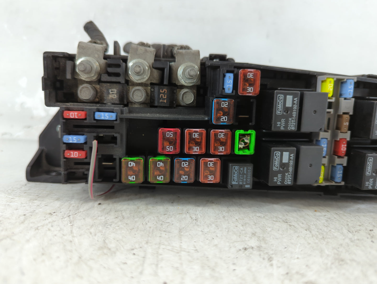 2011-2012 Ford Escape Fusebox Fuse Box Panel Relay Module P/N:8L8T-14A003-AE Fits Fits 2011 2012 OEM Used Auto Parts - Oemus