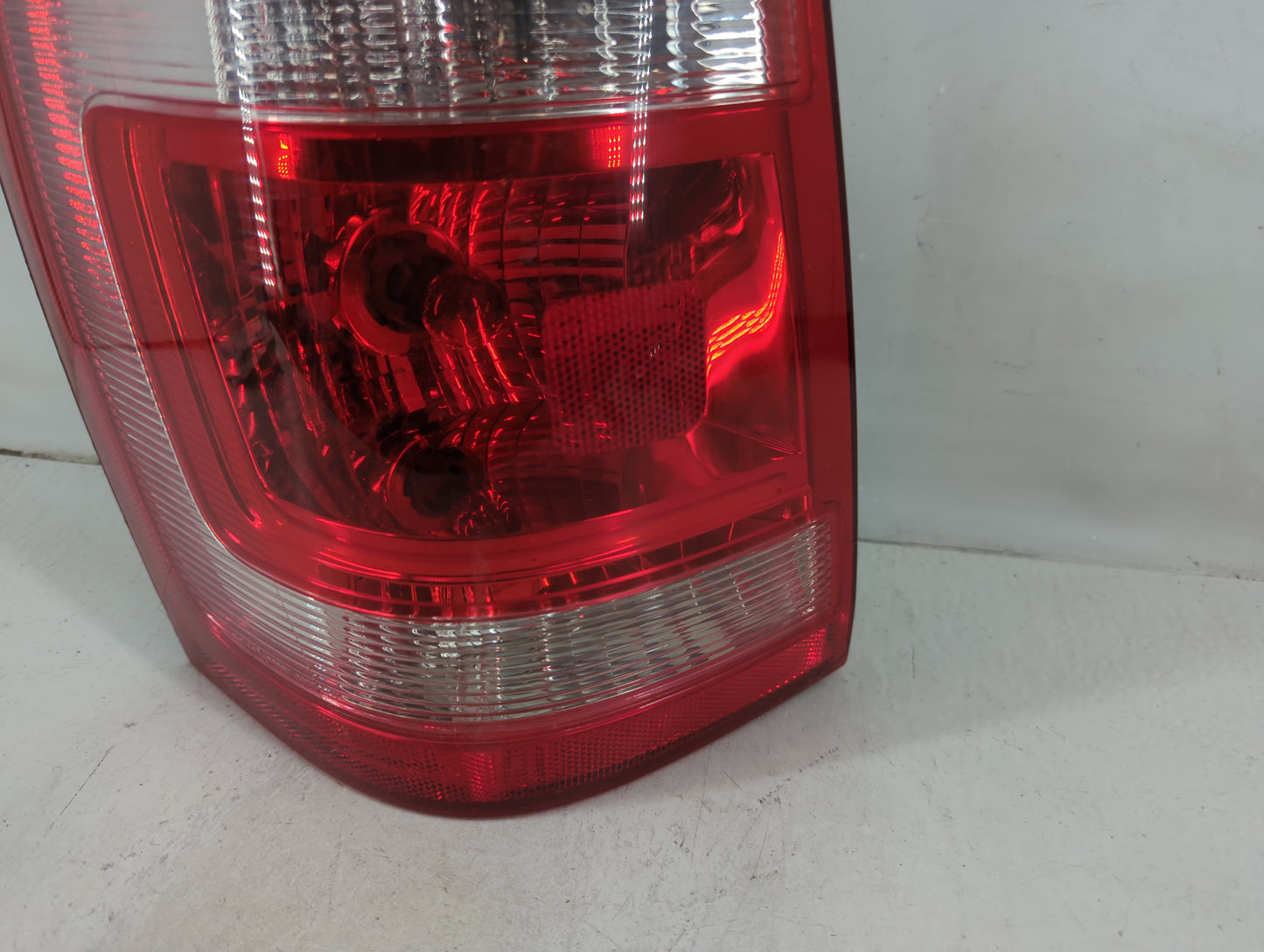 2008-2012 Ford Escape Tail Light Assembly Driver Left OEM P/N:9L84 13405 AA Fits Fits 2008 2009 2010 2011 2012 OEM Used Auto