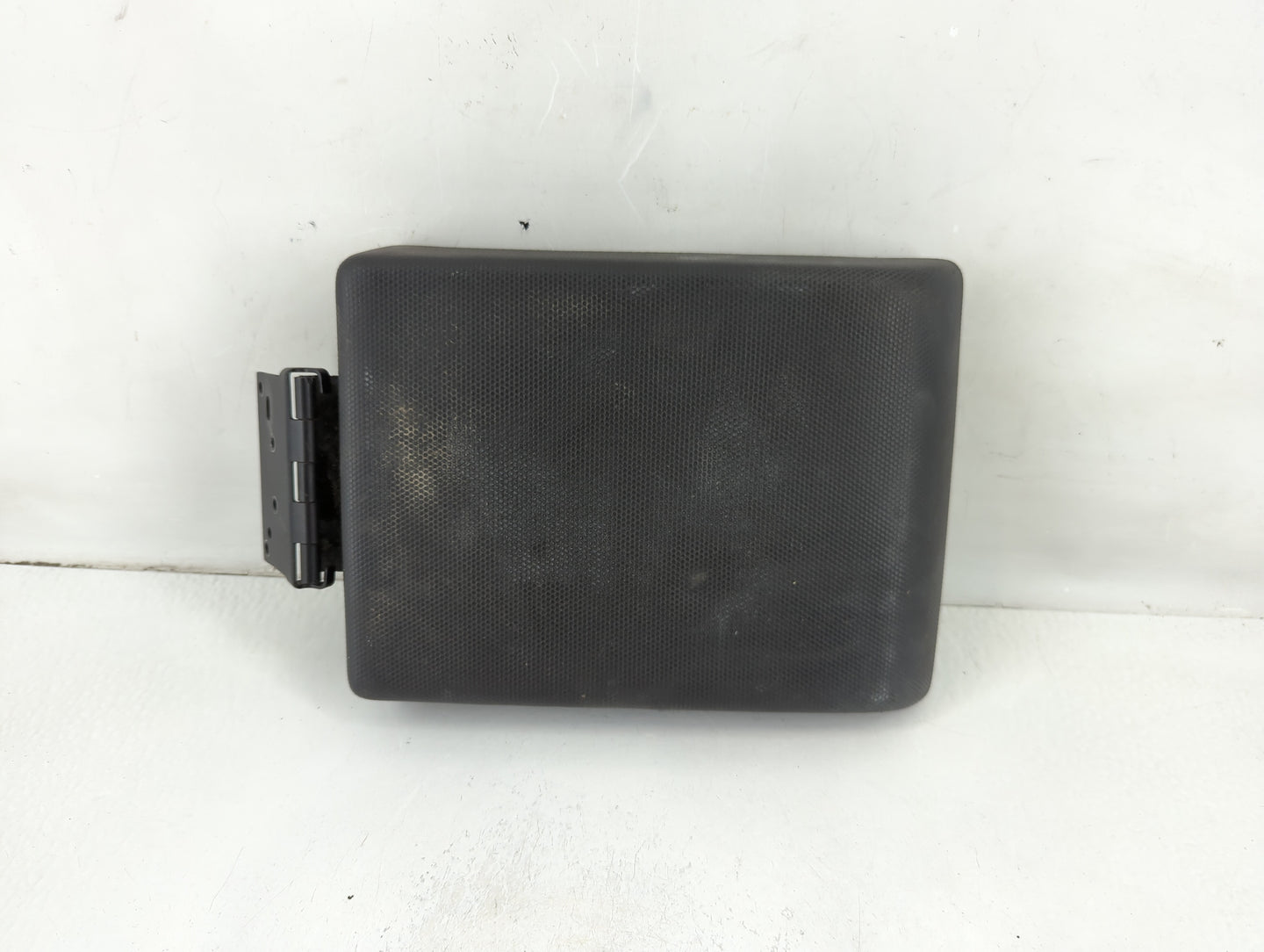 2009-2012 Ford Escape Center Console Armrest Cover Lid P/N:W0222A Fits Fits 2009 2010 2011 2012 OEM Used Auto Parts - Oemuse