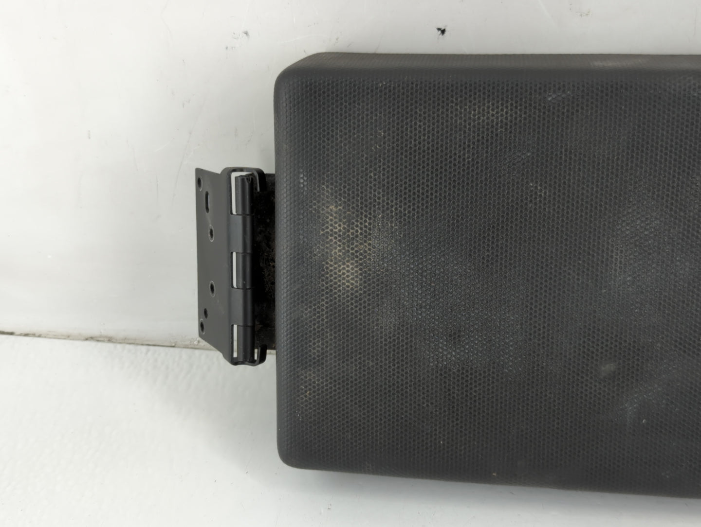 2009-2012 Ford Escape Center Console Armrest Cover Lid P/N:W0222A Fits Fits 2009 2010 2011 2012 OEM Used Auto Parts - Oemuse
