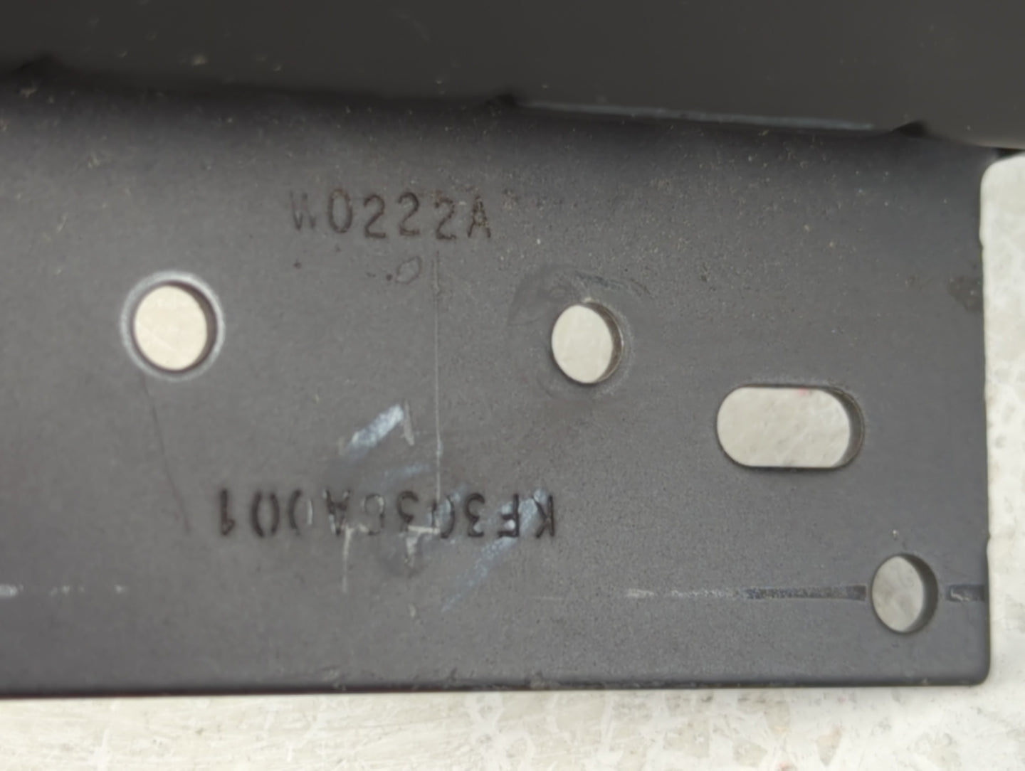 2009-2012 Ford Escape Center Console Armrest Cover Lid P/N:W0222A Fits Fits 2009 2010 2011 2012 OEM Used Auto Parts - Oemuse