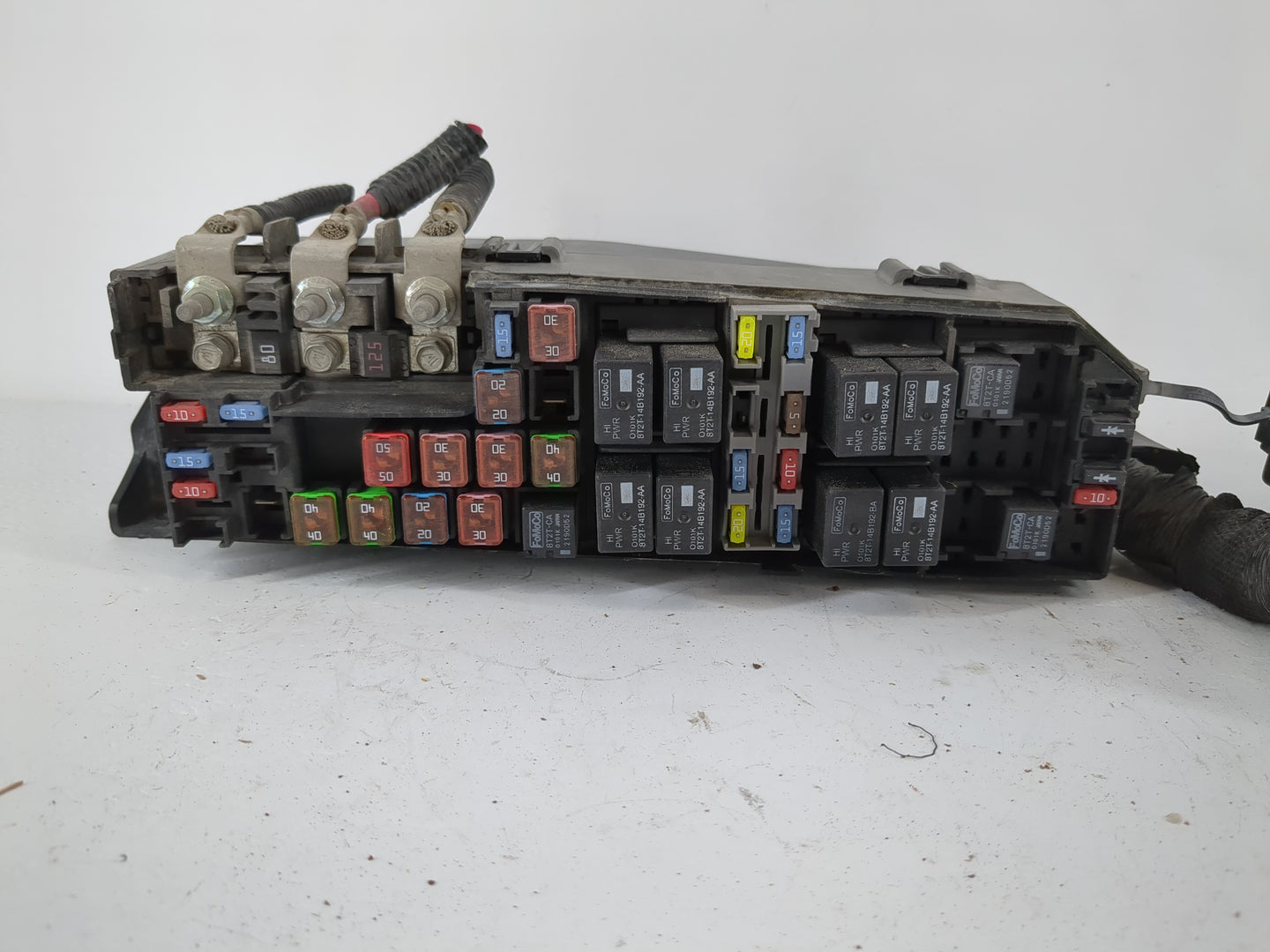 2011-2012 Ford Escape Fusebox Fuse Box Panel Relay Module P/N:9L8T-14A003-BB Fits Fits 2011 2012 OEM Used Auto Parts - Oemus