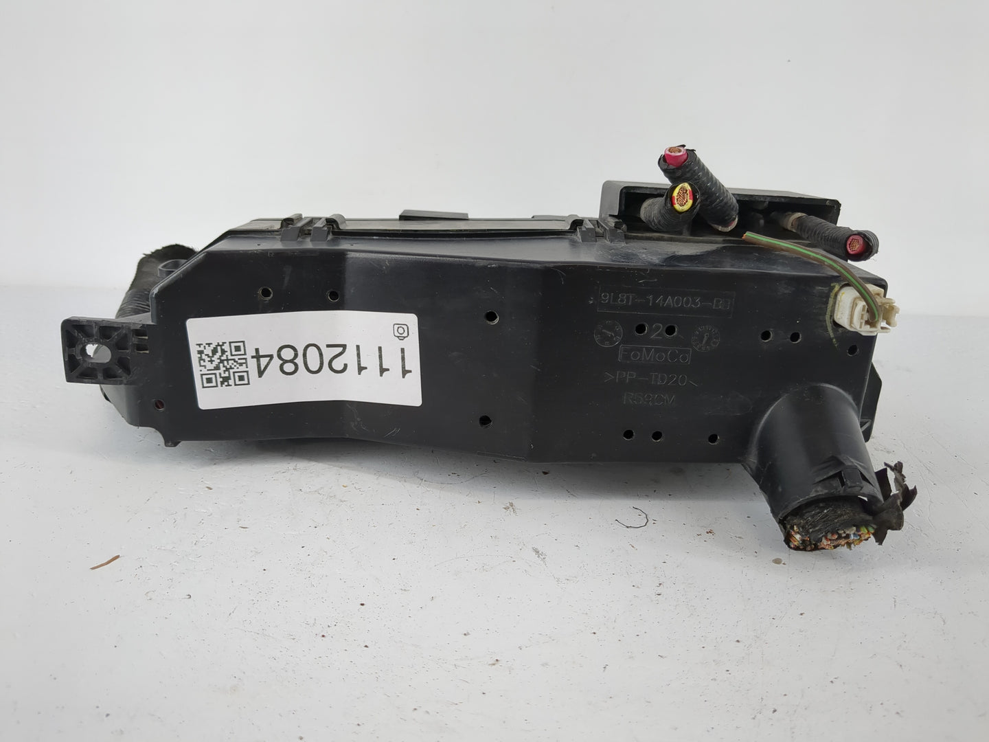 2011-2012 Ford Escape Fusebox Fuse Box Panel Relay Module P/N:9L8T-14A003-BB Fits Fits 2011 2012 OEM Used Auto Parts - Oemus