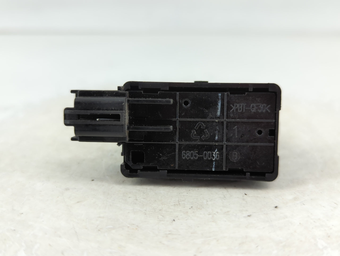2008-2012 Ford Escape Master Power Window Switch Replacement Driver Side Left P/N:101014D Fits OEM Used Auto Parts - Oemused