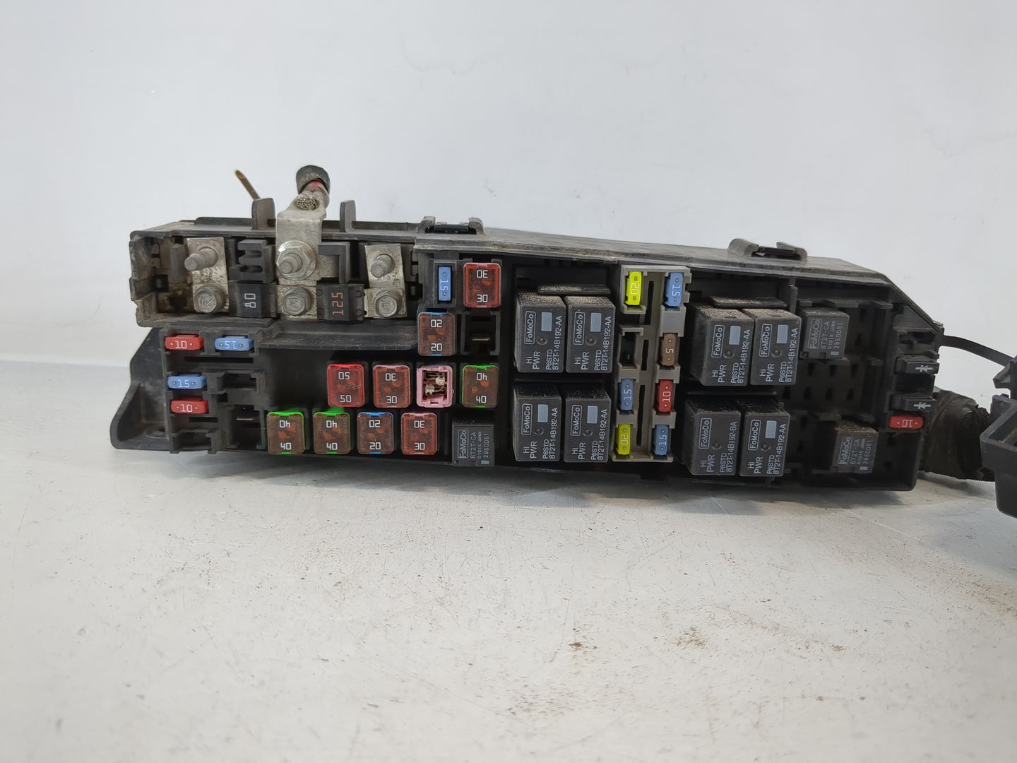 2011-2012 Ford Escape Fusebox Fuse Box Panel Relay Module P/N:8L8T-14A003-AE Fits Fits 2011 2012 OEM Used Auto Parts - Oemus