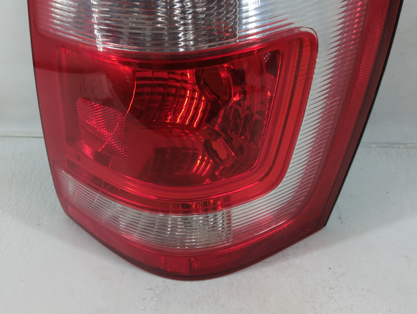 2008-2012 Ford Escape Tail Light Assembly Driver Left OEM P/N:44ZH-1922A Fits Fits 2008 2009 2010 2011 2012 OEM Used Auto Pa