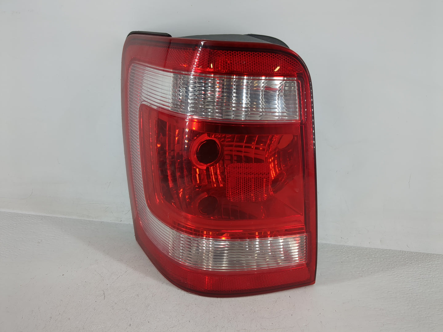 2008-2012 Ford Escape Tail Light Assembly Driver Left OEM P/N:8L84-13B505-A Fits Fits 2008 2009 2010 2011 2012 OEM Used Auto