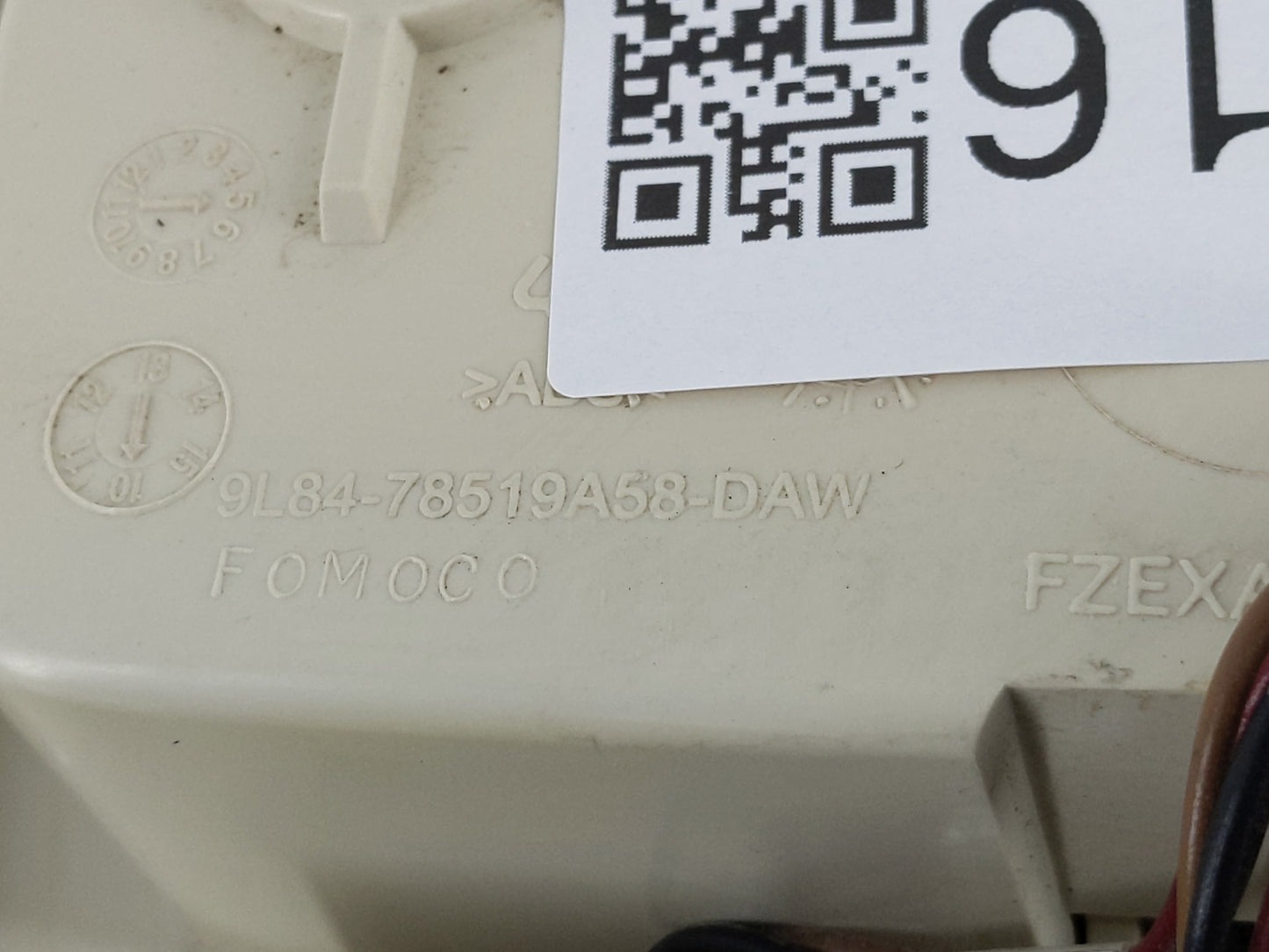 2011 Ford Escape Overhead Roof Console - Oemusedautoparts1.com