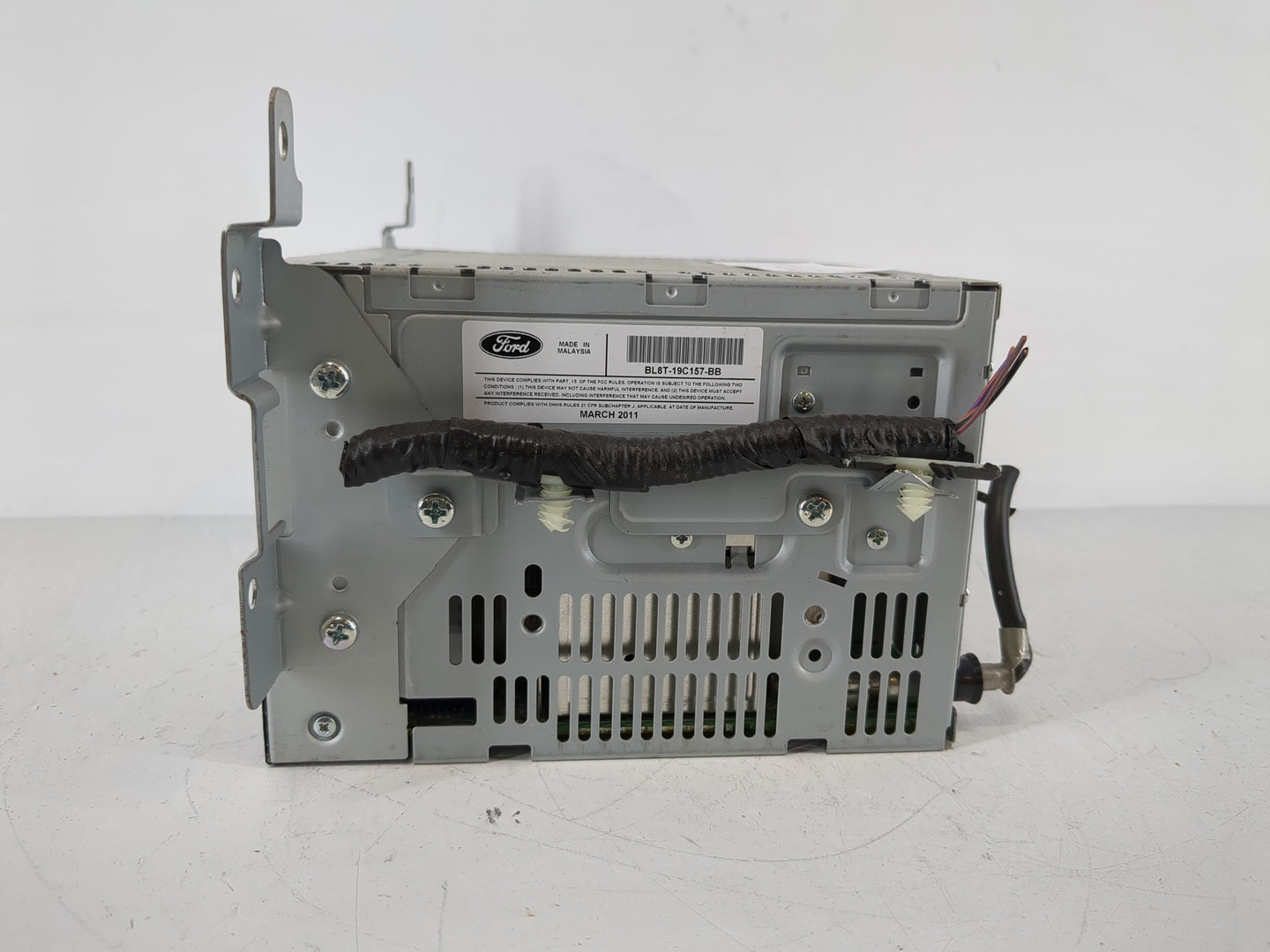 2011-2012 Ford Escape Radio AM FM Cd Player Receiver Replacement P/N:BL8T-19C157-BB Fits Fits 2011 2012 OEM Used Auto Parts 