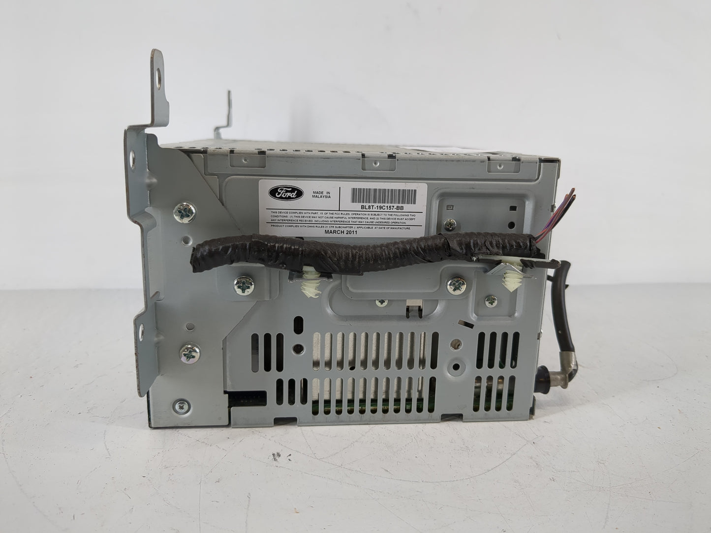 2011-2012 Ford Escape Radio AM FM Cd Player Receiver Replacement P/N:BL8T-19C157-BB Fits Fits 2011 2012 OEM Used Auto Parts 