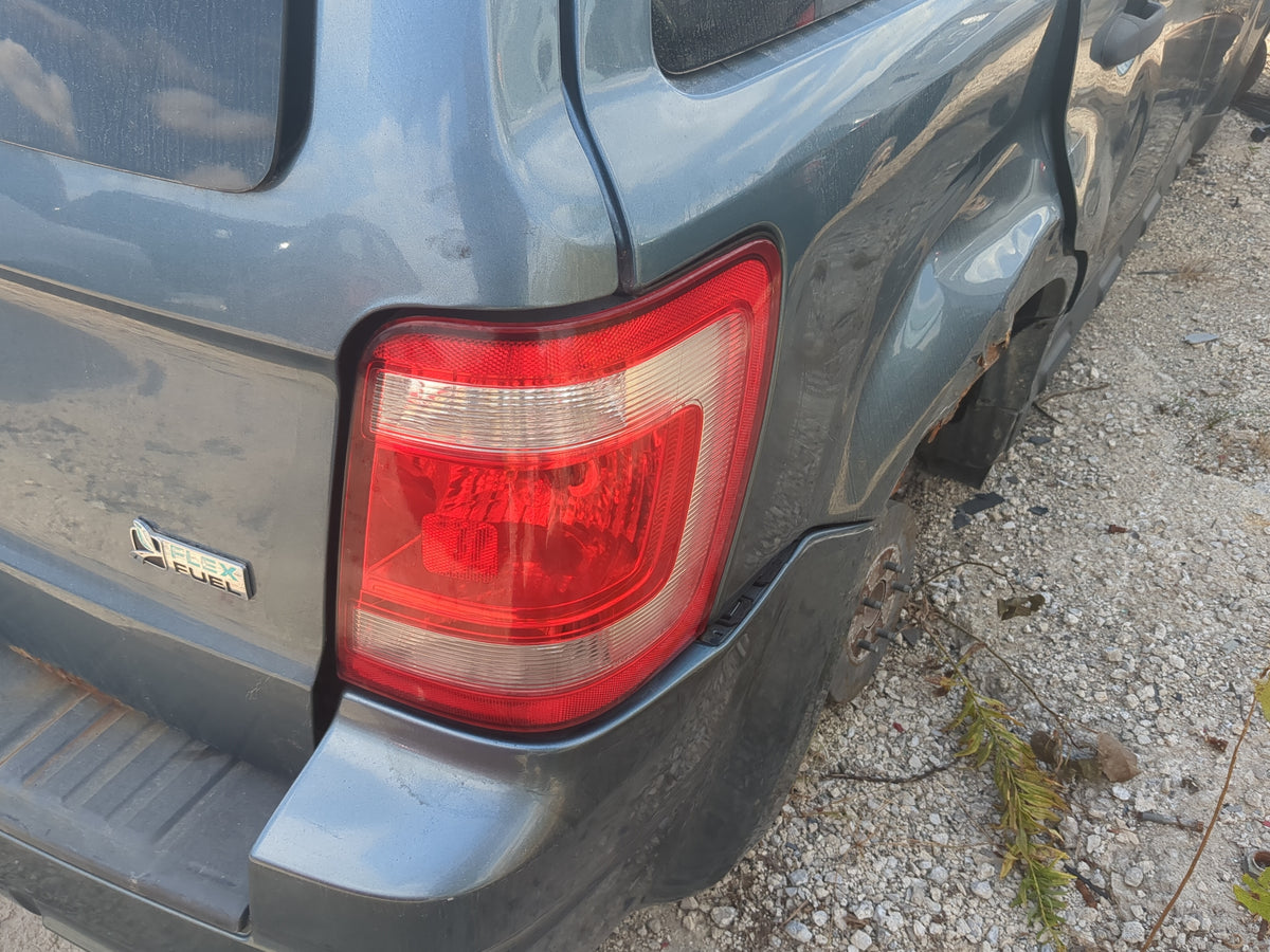 2008-2012 Ford Escape Tail Light Assembly Passenger Right OEM Fits Fits 2008 2009 2010 2011 2012 OEM Used Auto Parts - Oemus