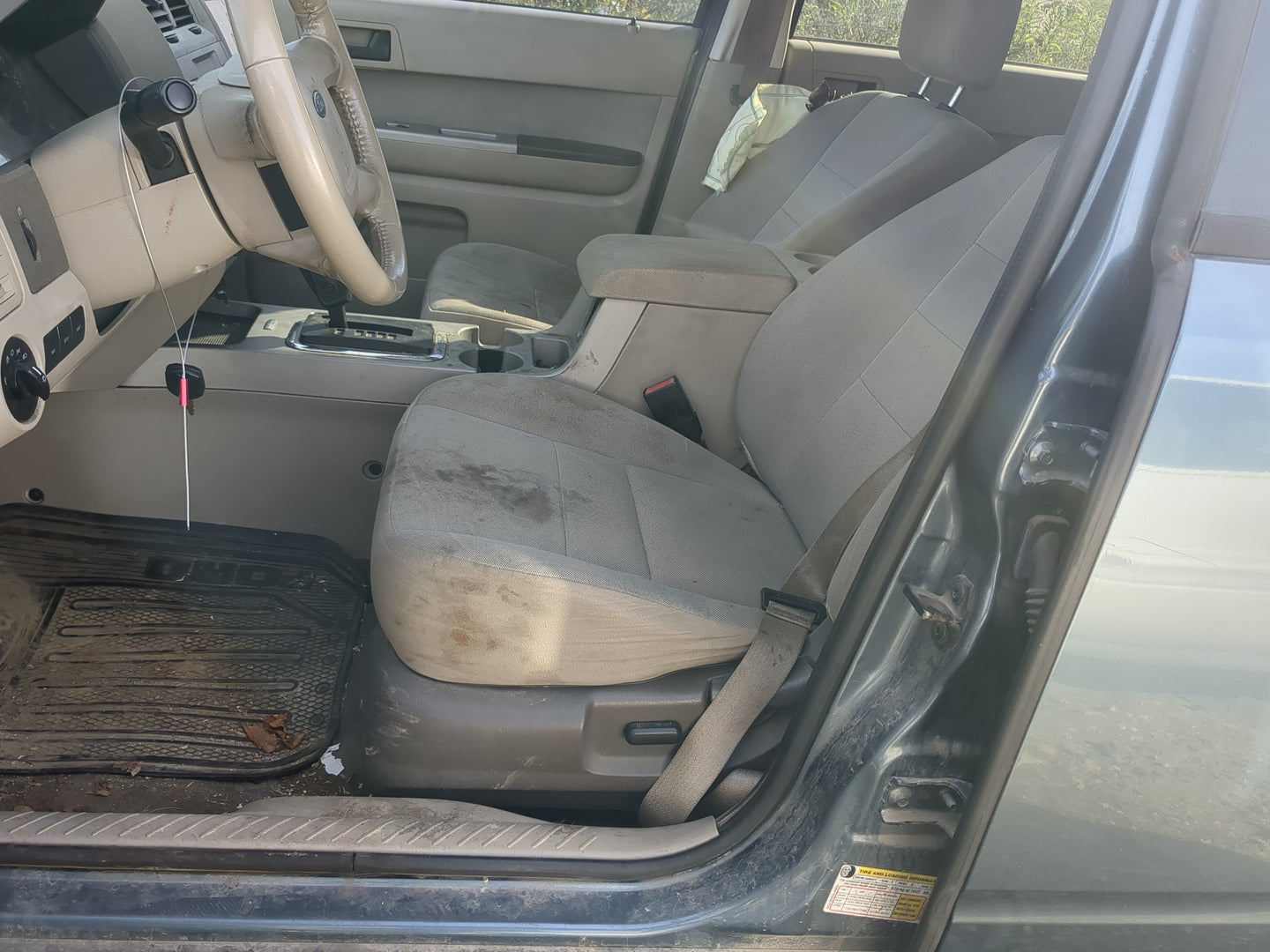 2009-2012 Ford Escape Driver Front Seat Oem 1183321 - Oemusedautoparts1.com