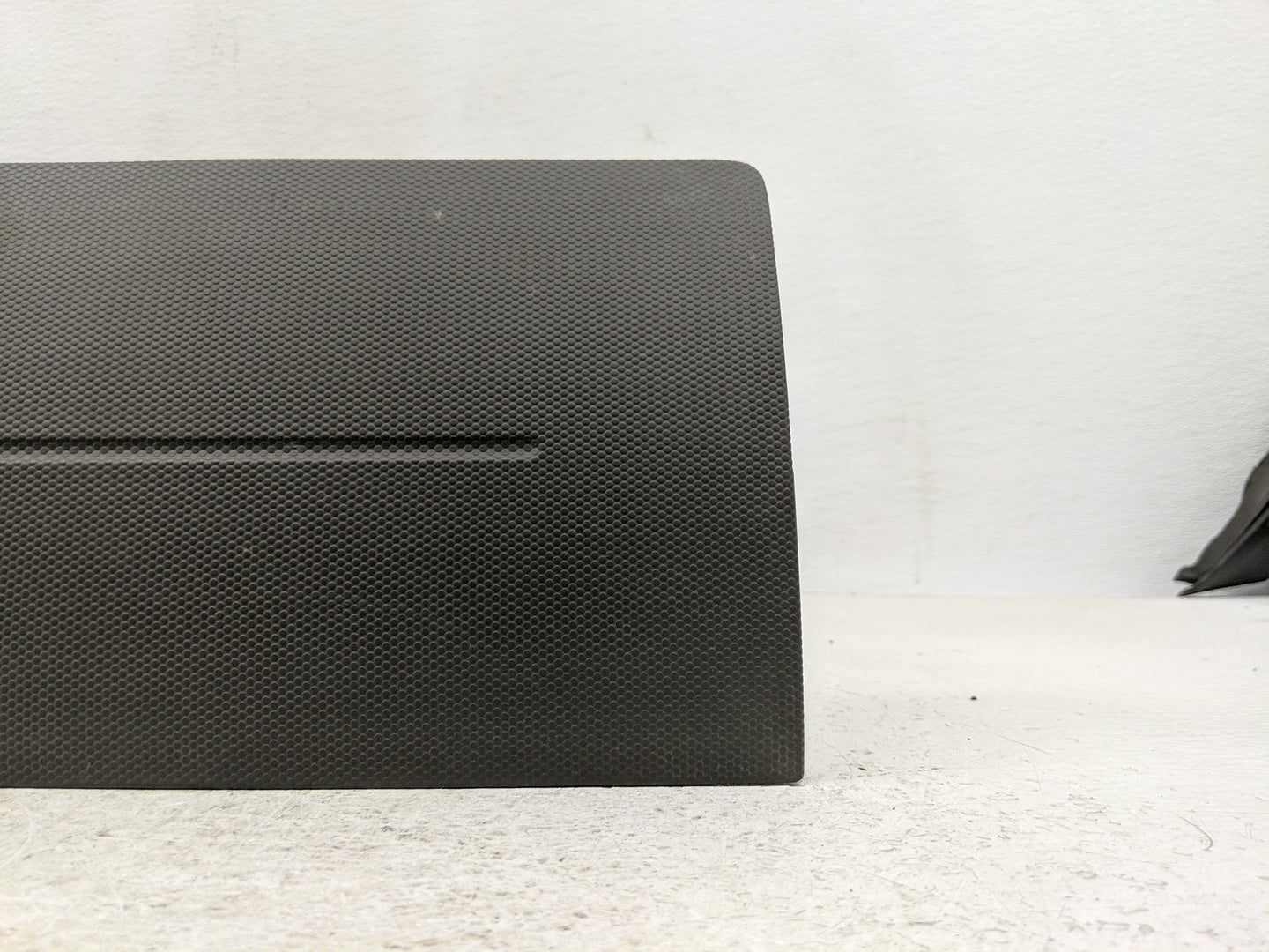 2011 Ford Escape Air Bag Passenger Right Dashboard OEM P/N:253-00620 Fits OEM Used Auto Parts - Oemusedautoparts1.com