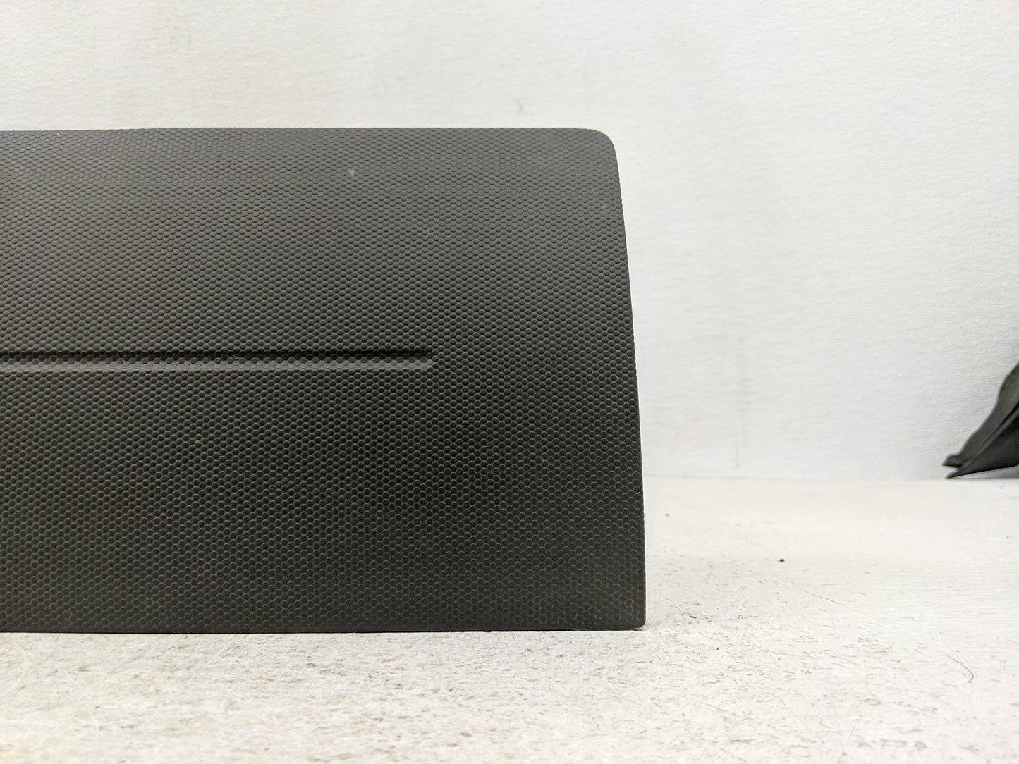 2011 Ford Escape Air Bag Passenger Right Dashboard OEM P/N:253-00620 Fits OEM Used Auto Parts - Oemusedautoparts1.com