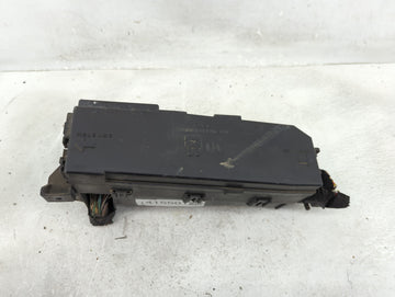 2011-2012 Ford Escape Fusebox Fuse Box Panel Relay Module P/N:8L8T-14A003-AE Fits Fits 2011 2012 OEM Used Auto Parts - Oemus