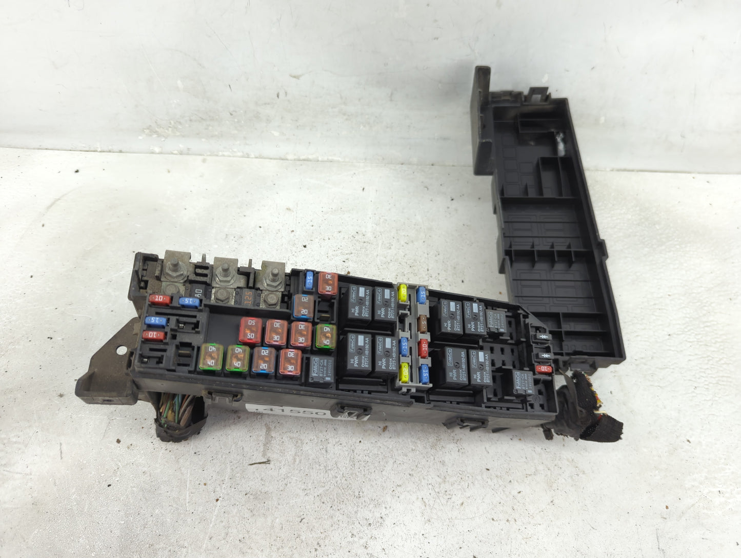 2011-2012 Ford Escape Fusebox Fuse Box Panel Relay Module P/N:8L8T-14A003-AE Fits Fits 2011 2012 OEM Used Auto Parts - Oemus