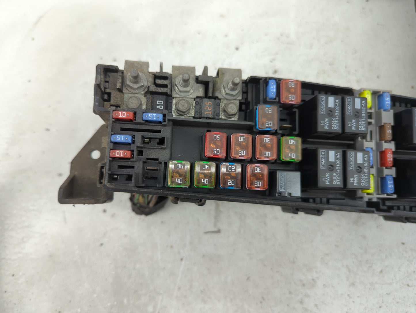 2011-2012 Ford Escape Fusebox Fuse Box Panel Relay Module P/N:8L8T-14A003-AE Fits Fits 2011 2012 OEM Used Auto Parts - Oemus