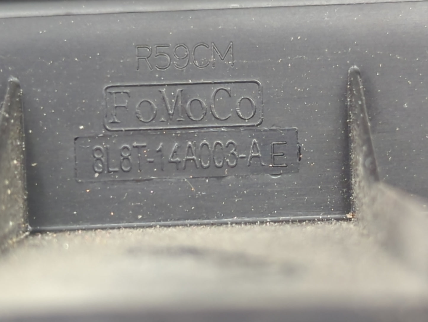 2011-2012 Ford Escape Fusebox Fuse Box Panel Relay Module P/N:8L8T-14A003-AE Fits Fits 2011 2012 OEM Used Auto Parts - Oemus