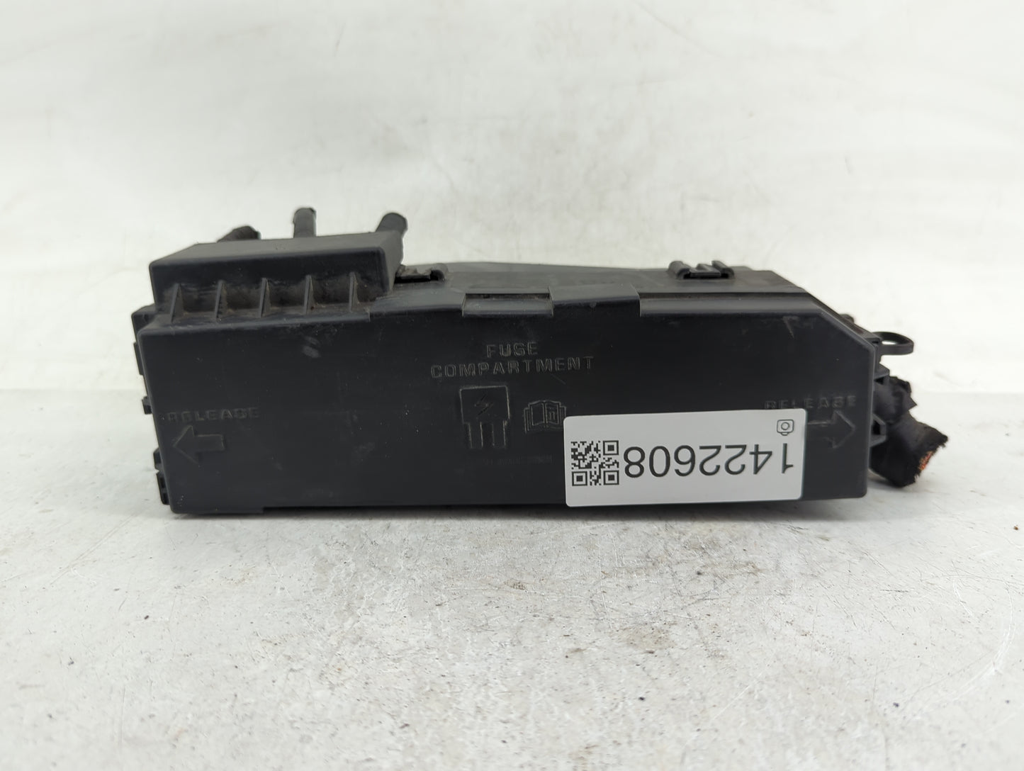 2011-2012 Ford Escape Fusebox Fuse Box Panel Relay Module P/N:9L8T-14A003-BB Fits Fits 2011 2012 OEM Used Auto Parts - Oemus