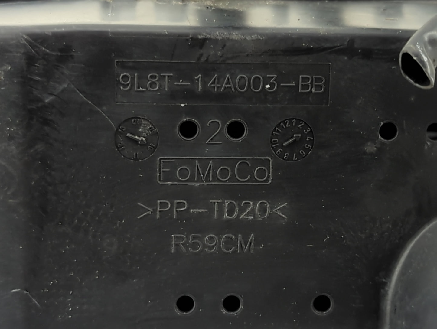 2011-2012 Ford Escape Fusebox Fuse Box Panel Relay Module P/N:9L8T-14A003-BB Fits Fits 2011 2012 OEM Used Auto Parts - Oemus