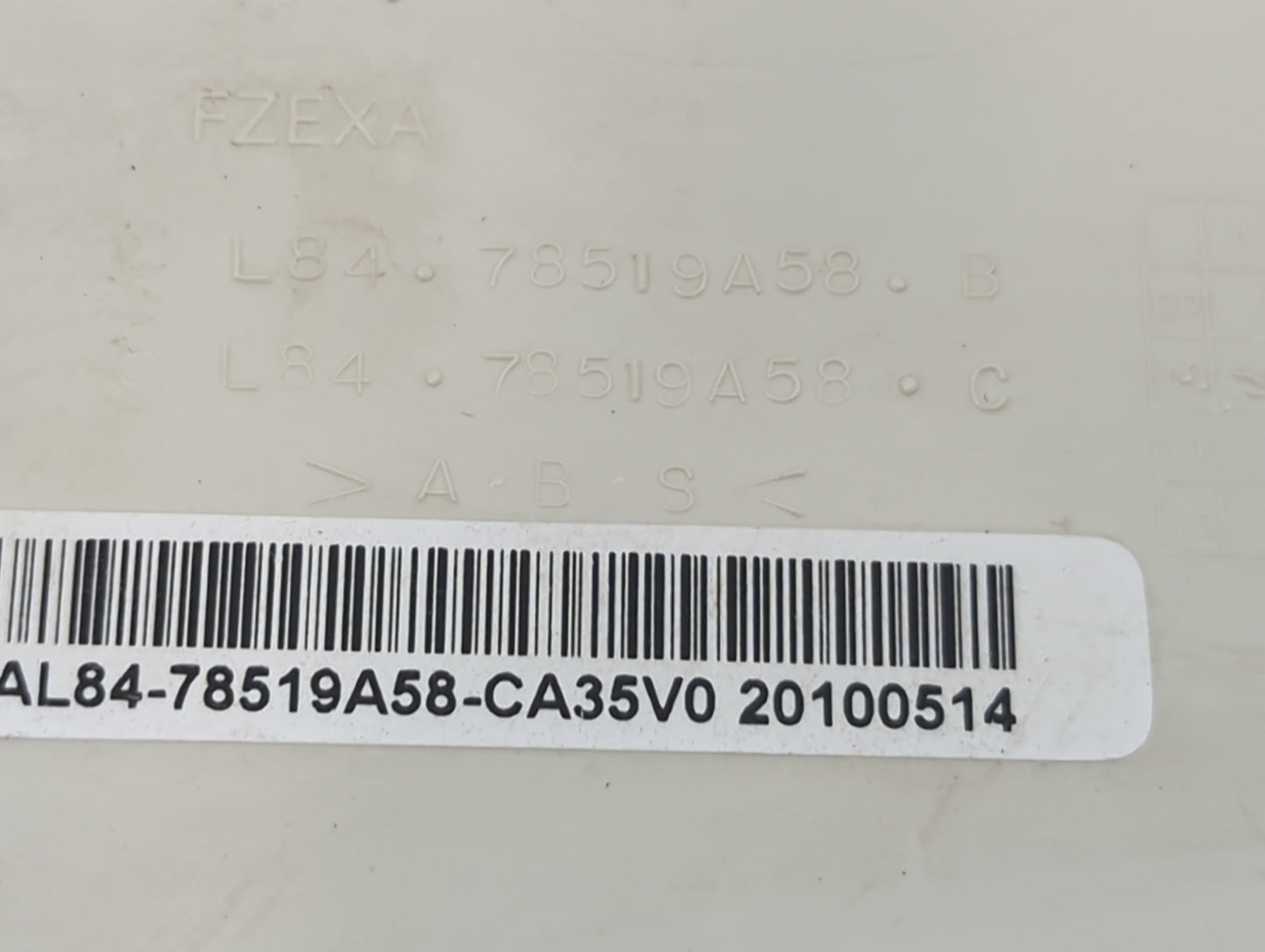 2011 Ford Escape Overhead Roof Console - Oemusedautoparts1.com
