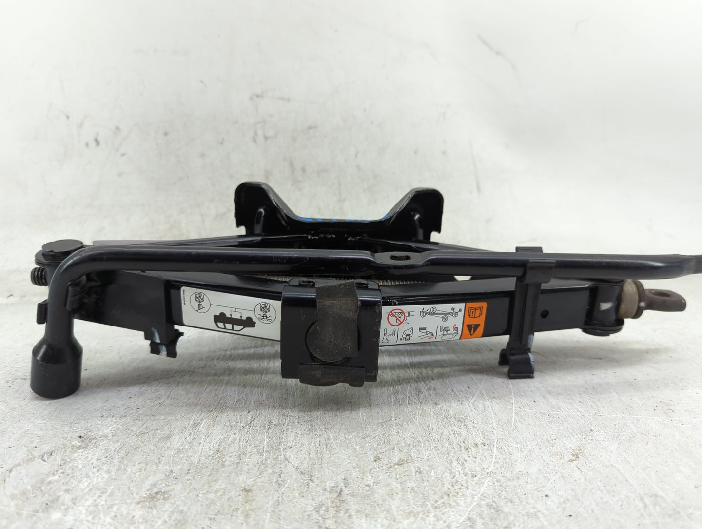 2011 Ford Escape Spare Scissor Car Jack 1431599 - Oemusedautoparts1.com