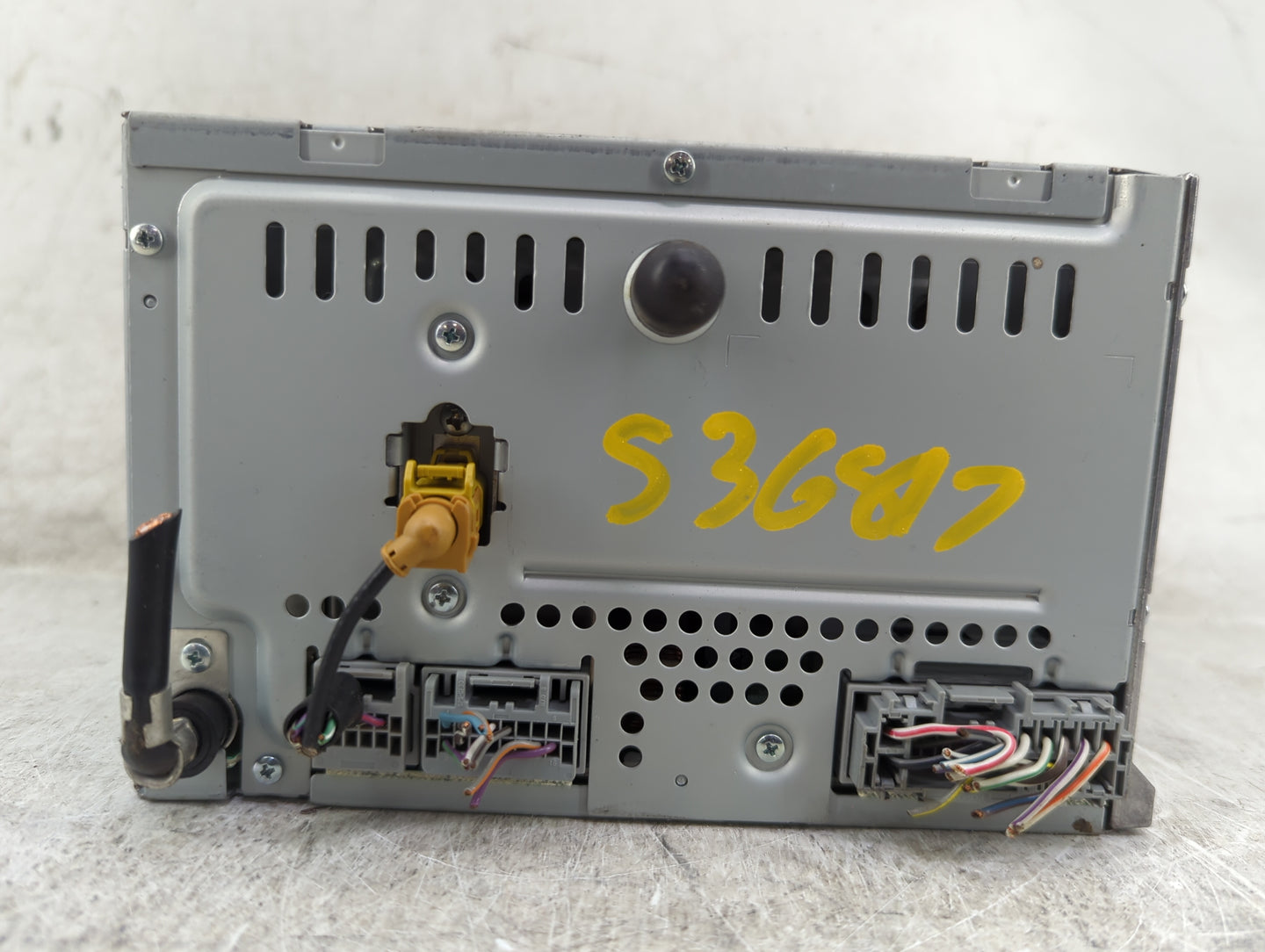 2011-2012 Ford Escape Radio AM FM Cd Player Receiver Replacement P/N:BL8T-18D822-AA Fits Fits 2011 2012 OEM Used Auto Parts 