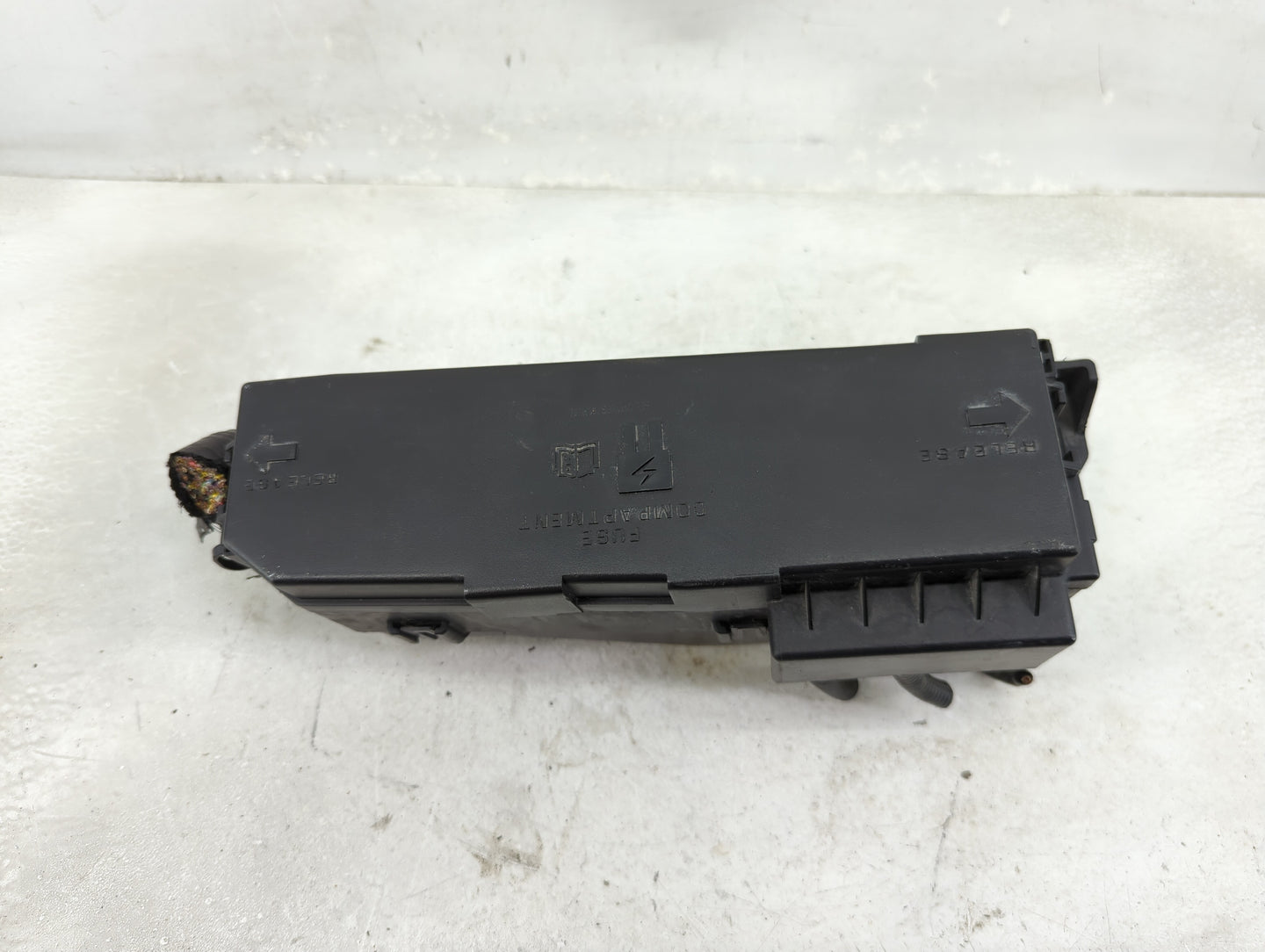 2011-2012 Ford Escape Fusebox Fuse Box Panel Relay Module P/N:8L8T-14A003-AE 3B0790100, 9L8T-14A003-BB Fits Fits 2011 2012 O